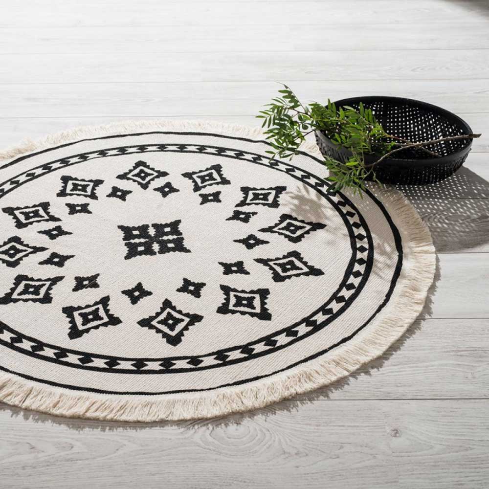 Coups de coeur déco : tapis Rond frangé Esprit Ethnique