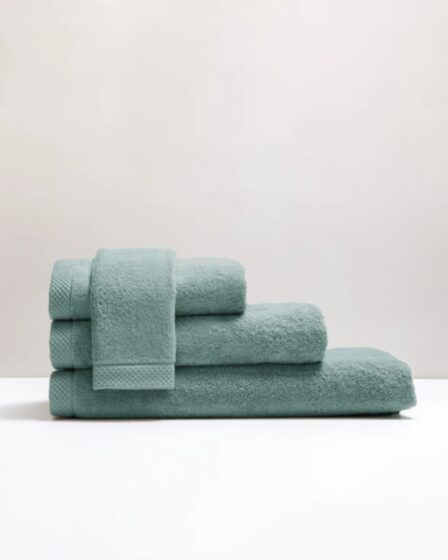 serviette de bain bleu pur coton