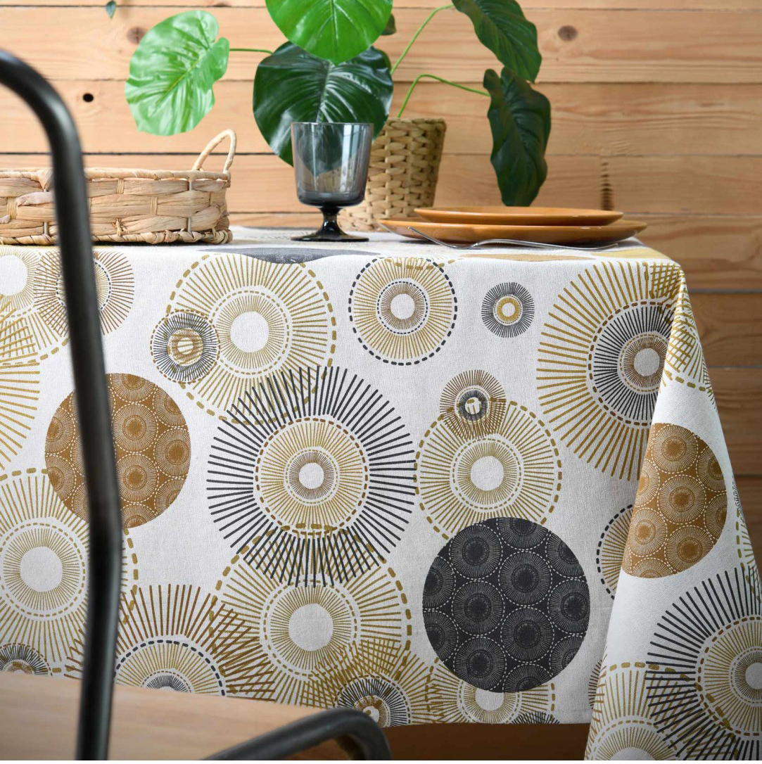 nappe beige motif ethnique