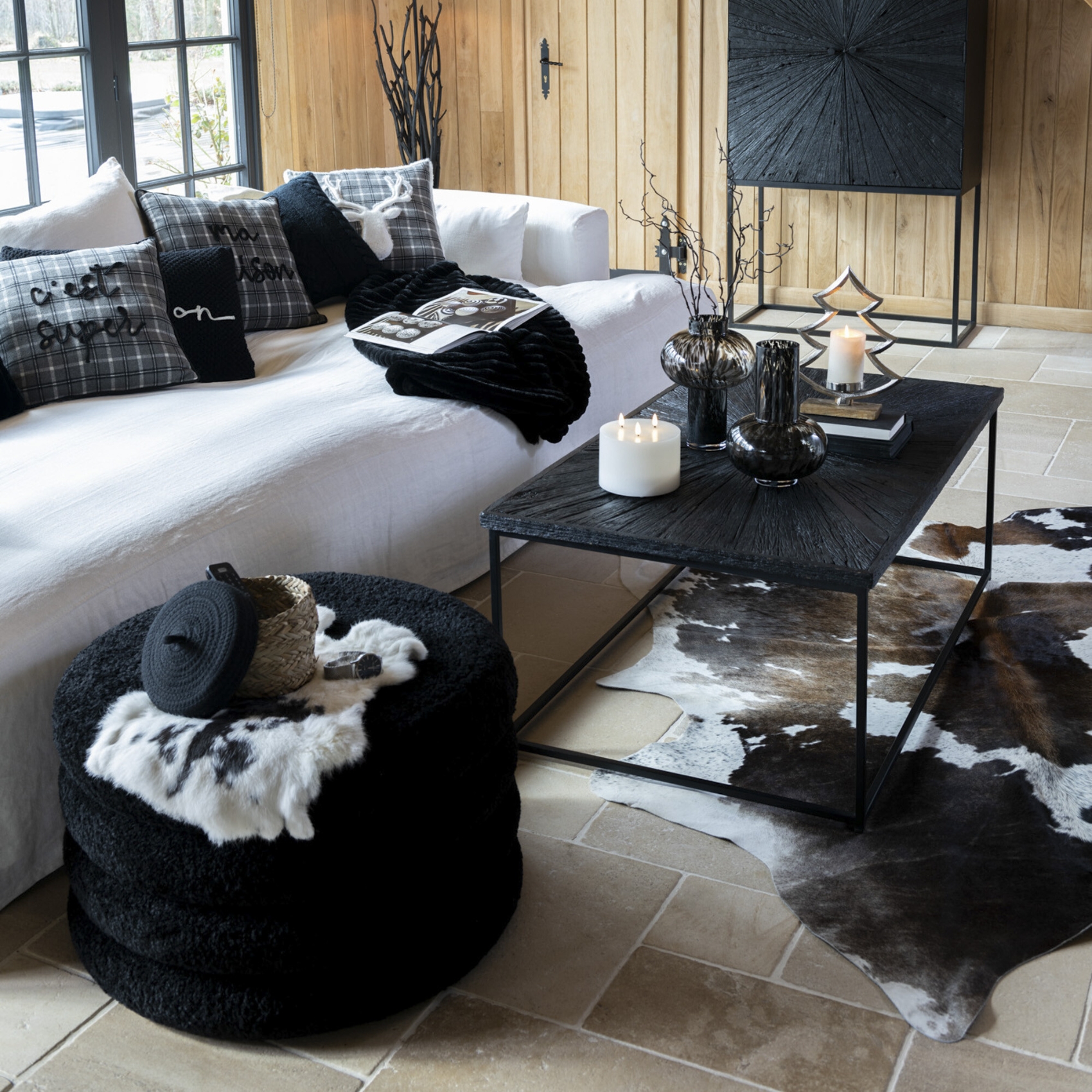 table basse noir en bois et métal