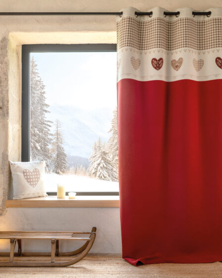 Rideau jacquard à œillets avec haut vichy et motifs cœurs