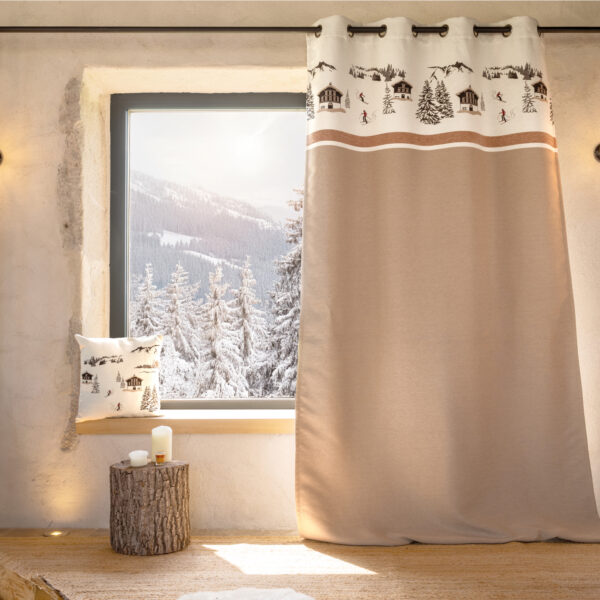 Rideau jacquard à œillets avec motif chalets et sapins