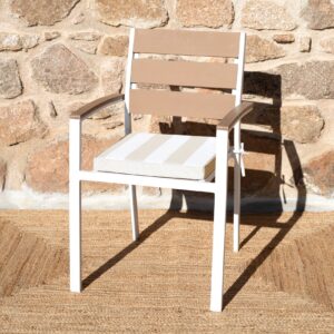 coussin pour assise de chaise beige et blanc
