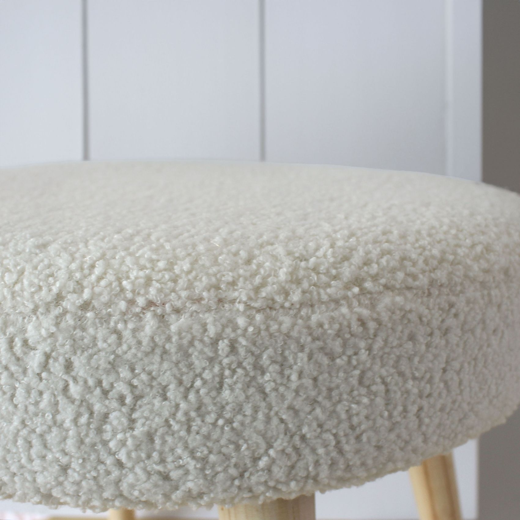 Tabouret rond en bouclettes — vue 3