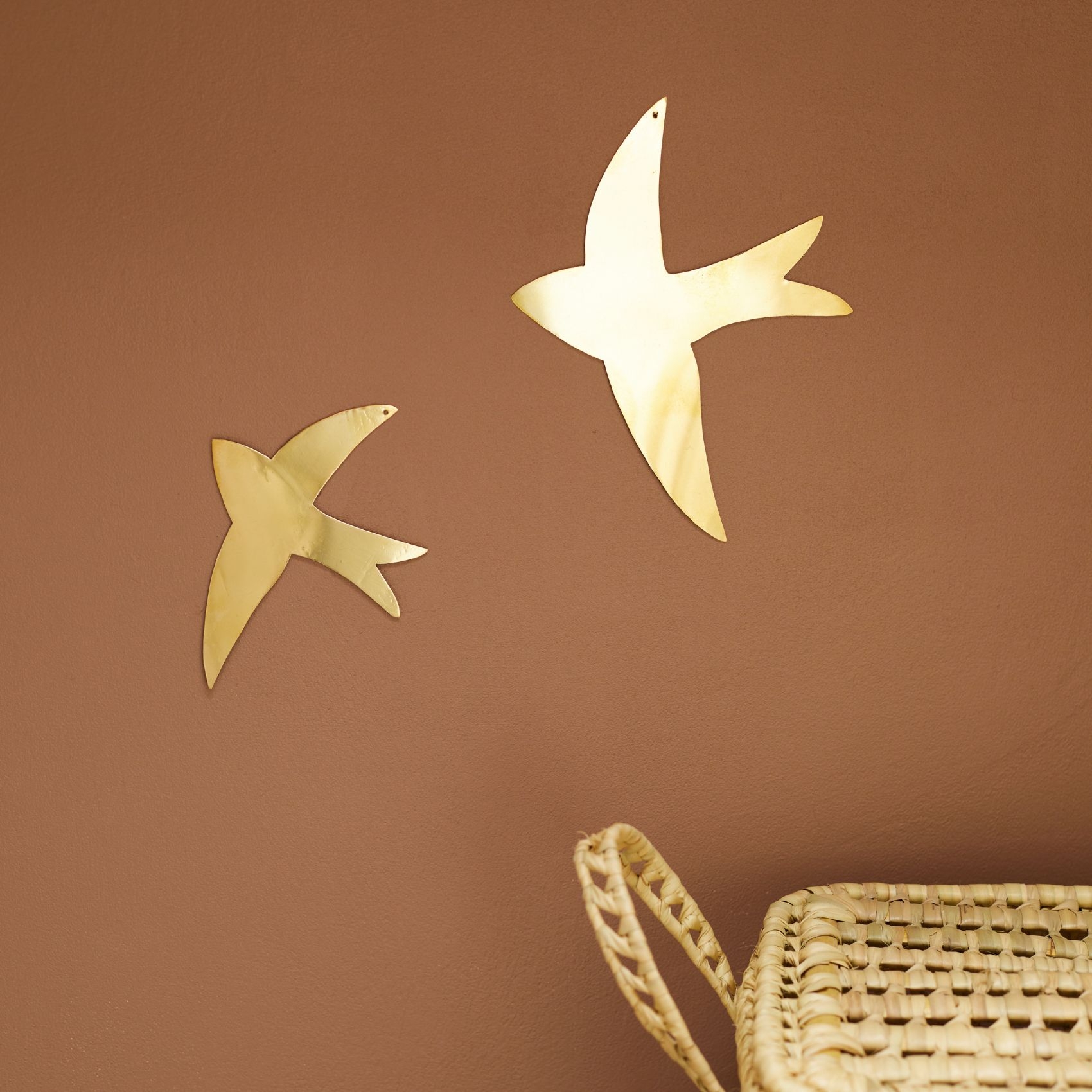 Déco murale hirondelle en laiton — vue 3