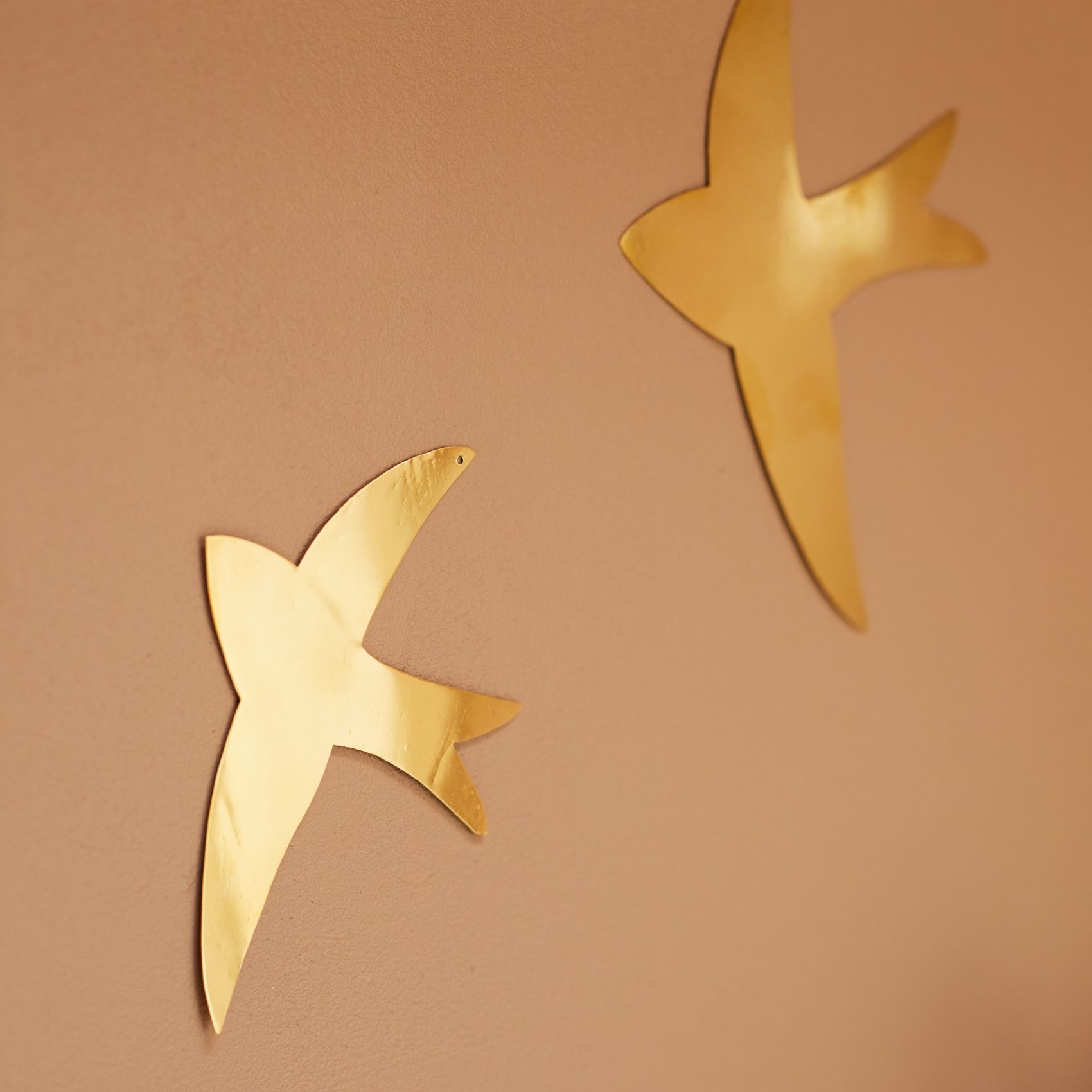 Déco murale hirondelle en laiton — vue 4