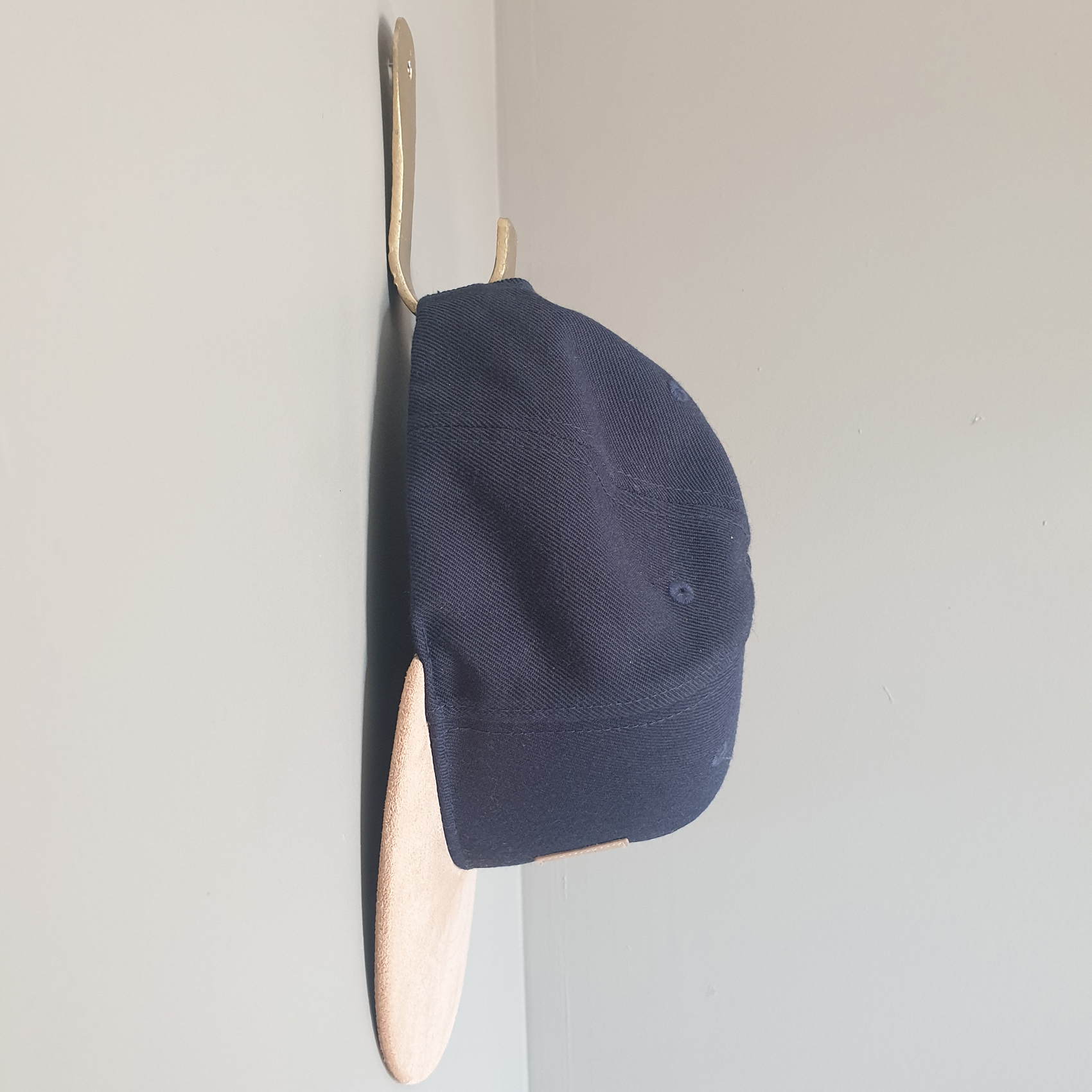 Patère style industriel brut — vue 3