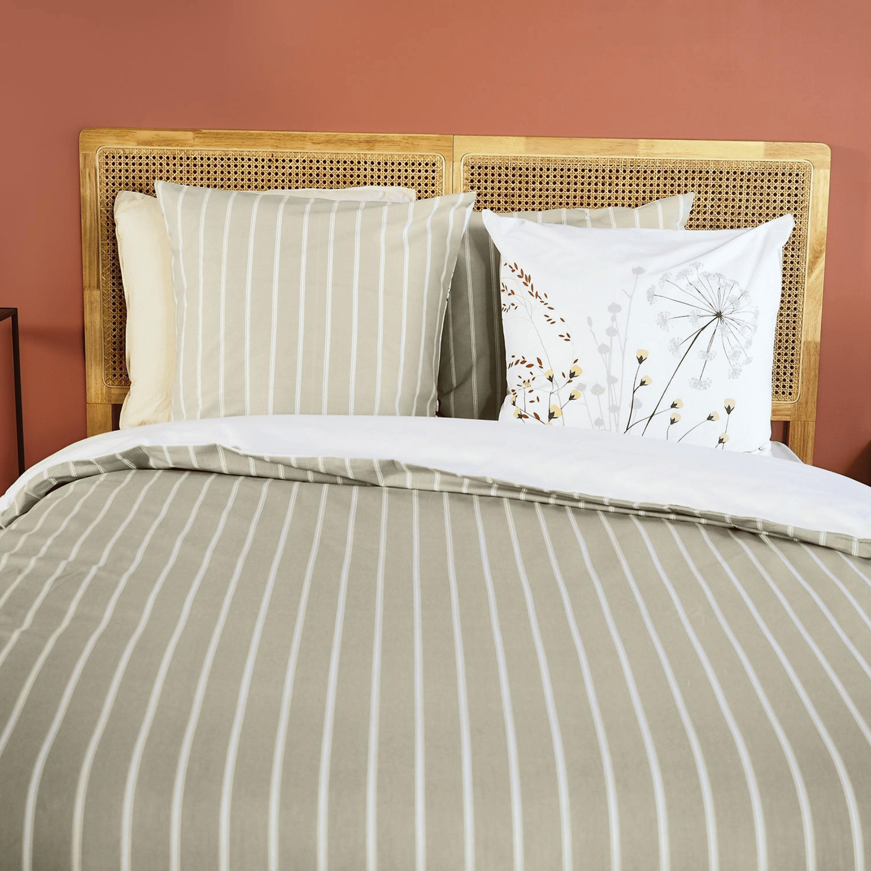 Parure de lit 3 pièces à fleurs verso rayures — vue 4