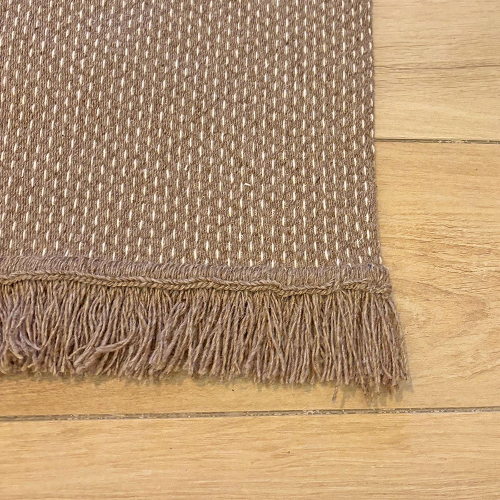 Tapis en laine et coton à motif pointillé texturé — vue 5