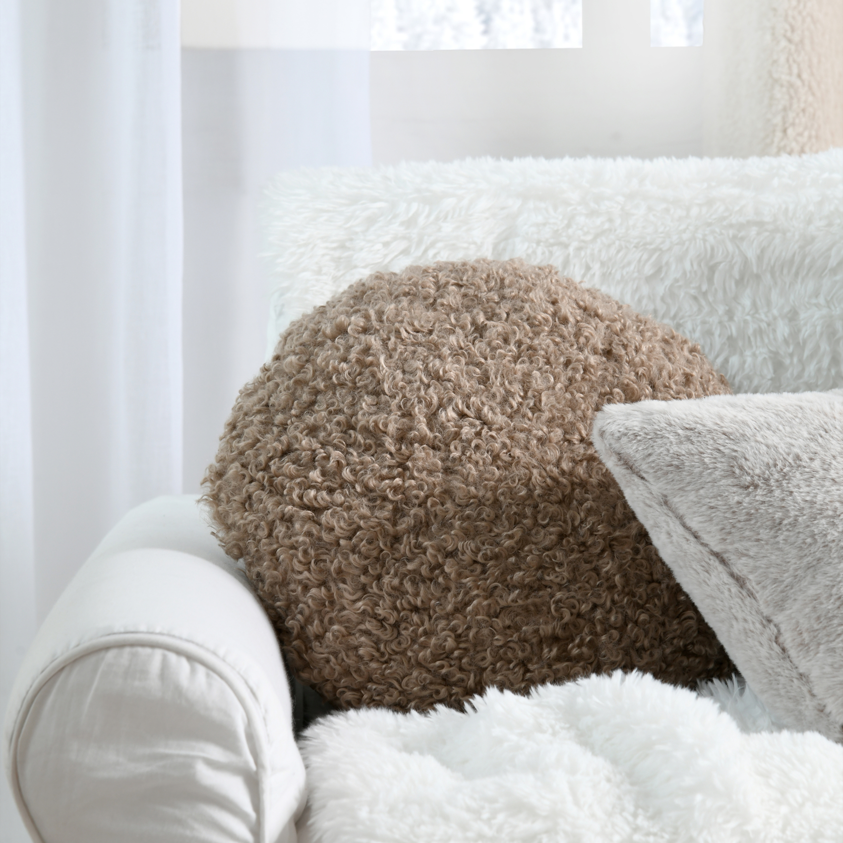 Coussin rond bouclette doudou — vue 6