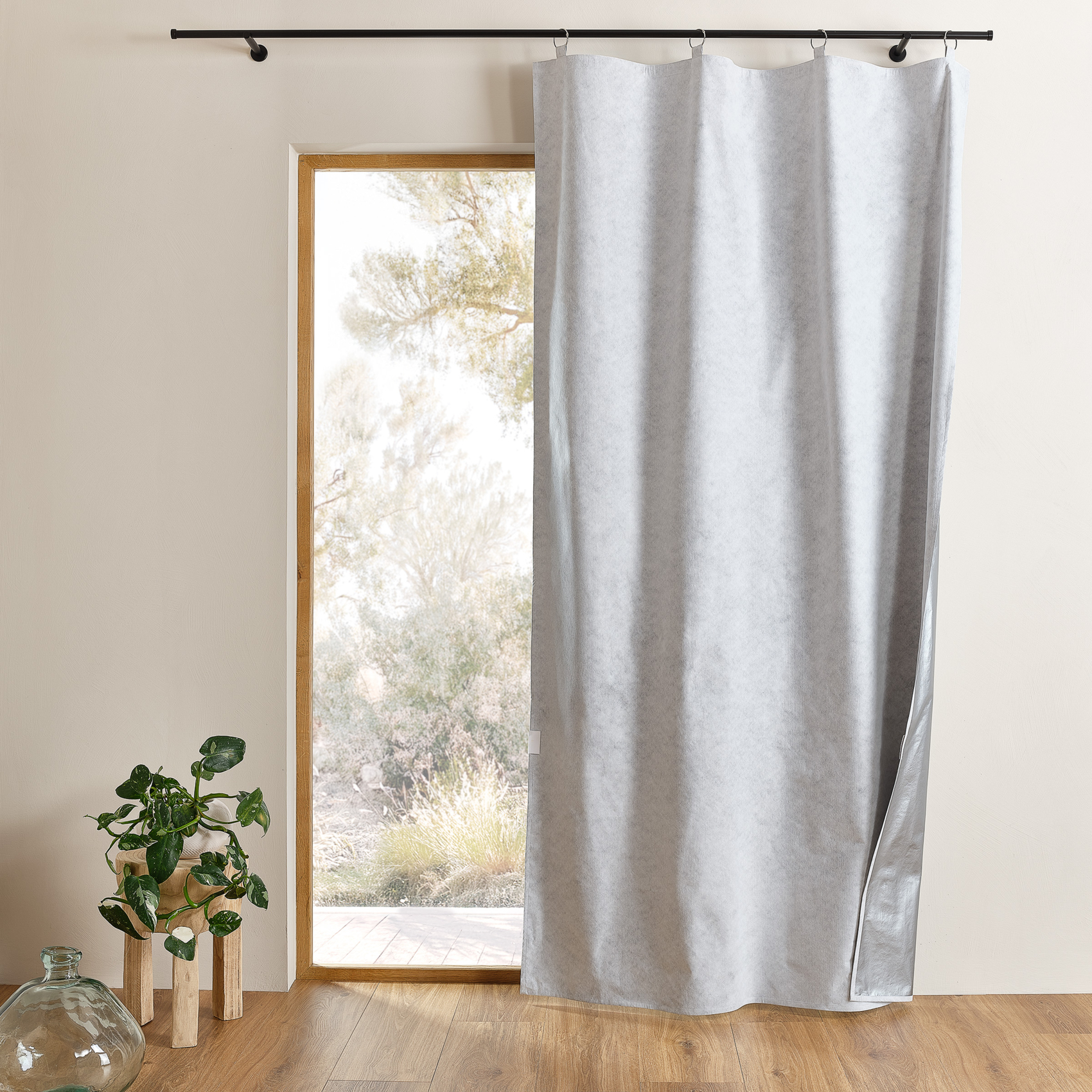 Doublure thermique occultante pour rideau isolation