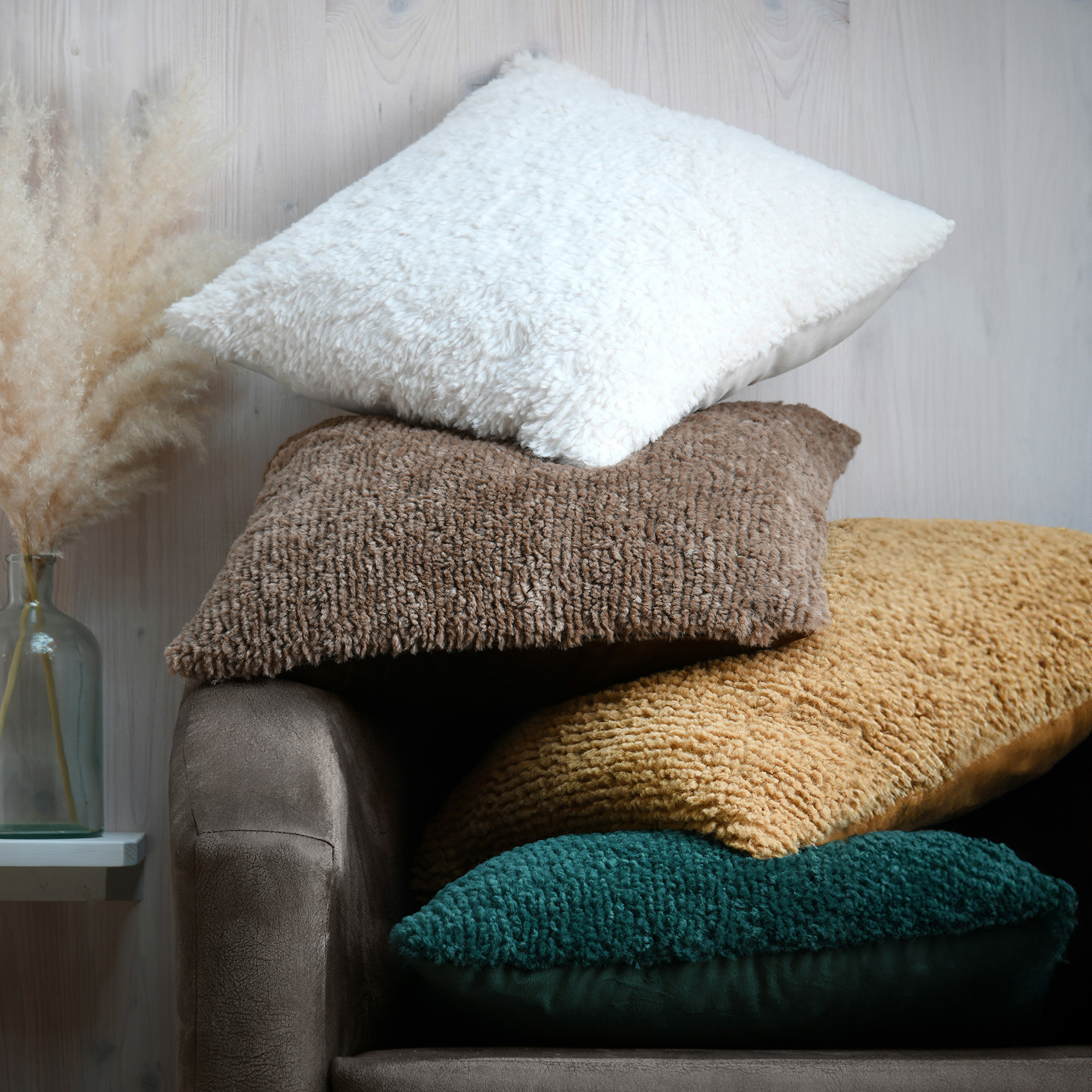 Coussin carré imitation fourrure avec recto velours — vue 4