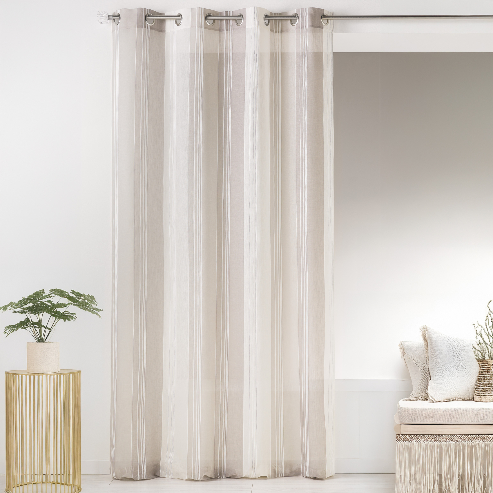 Voilage en étamine fantaisie avec rayures verticales