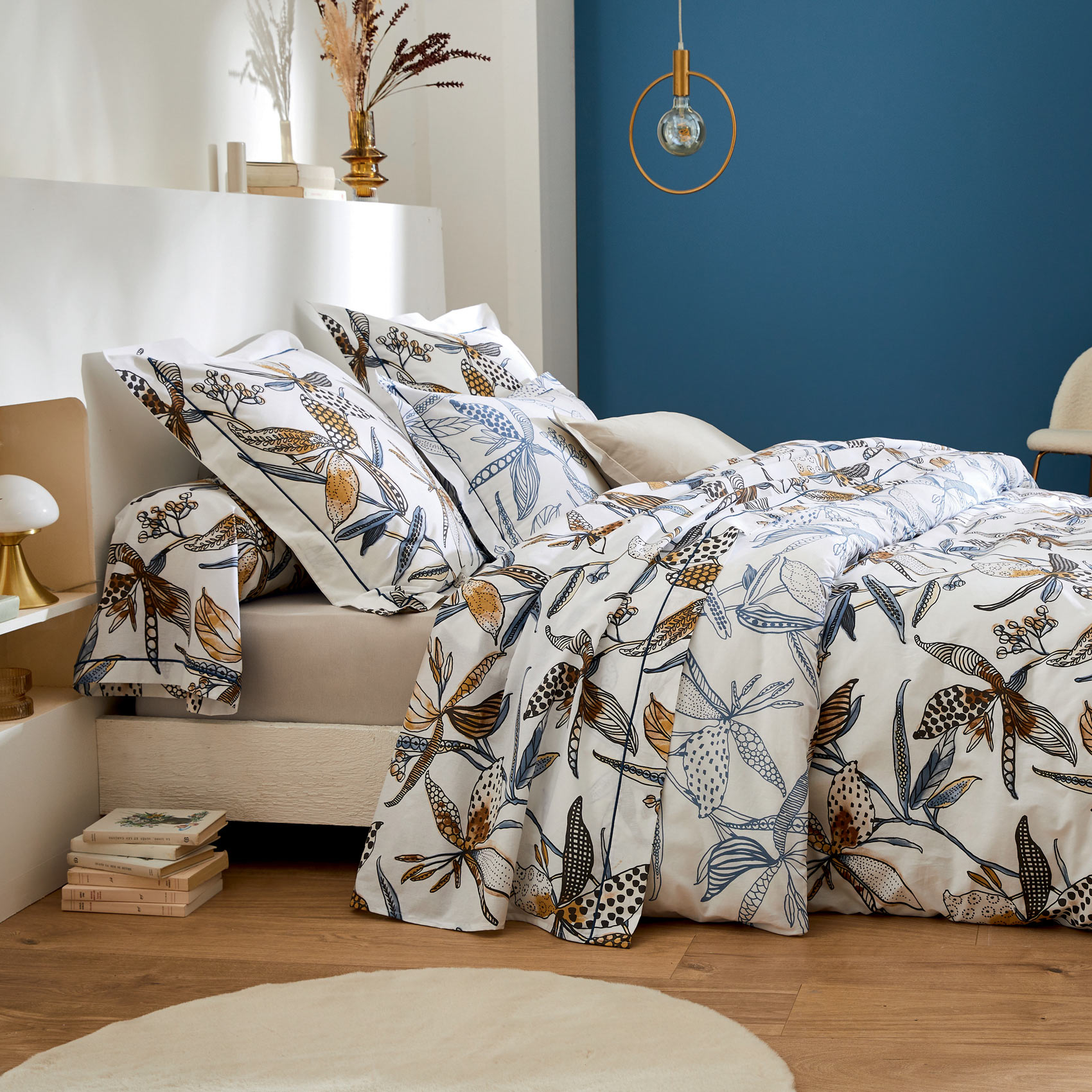 Drap plat aux fleurs exubérantes — vue 4