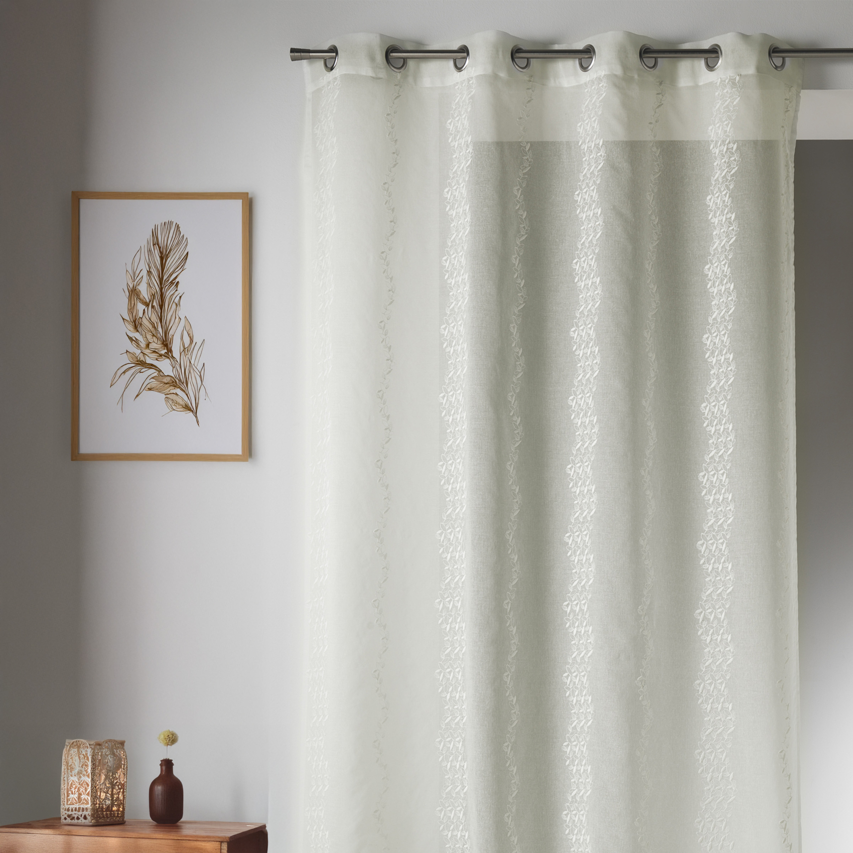 Voilage en Etamine Brodée à Rayures Verticales Fantaisies