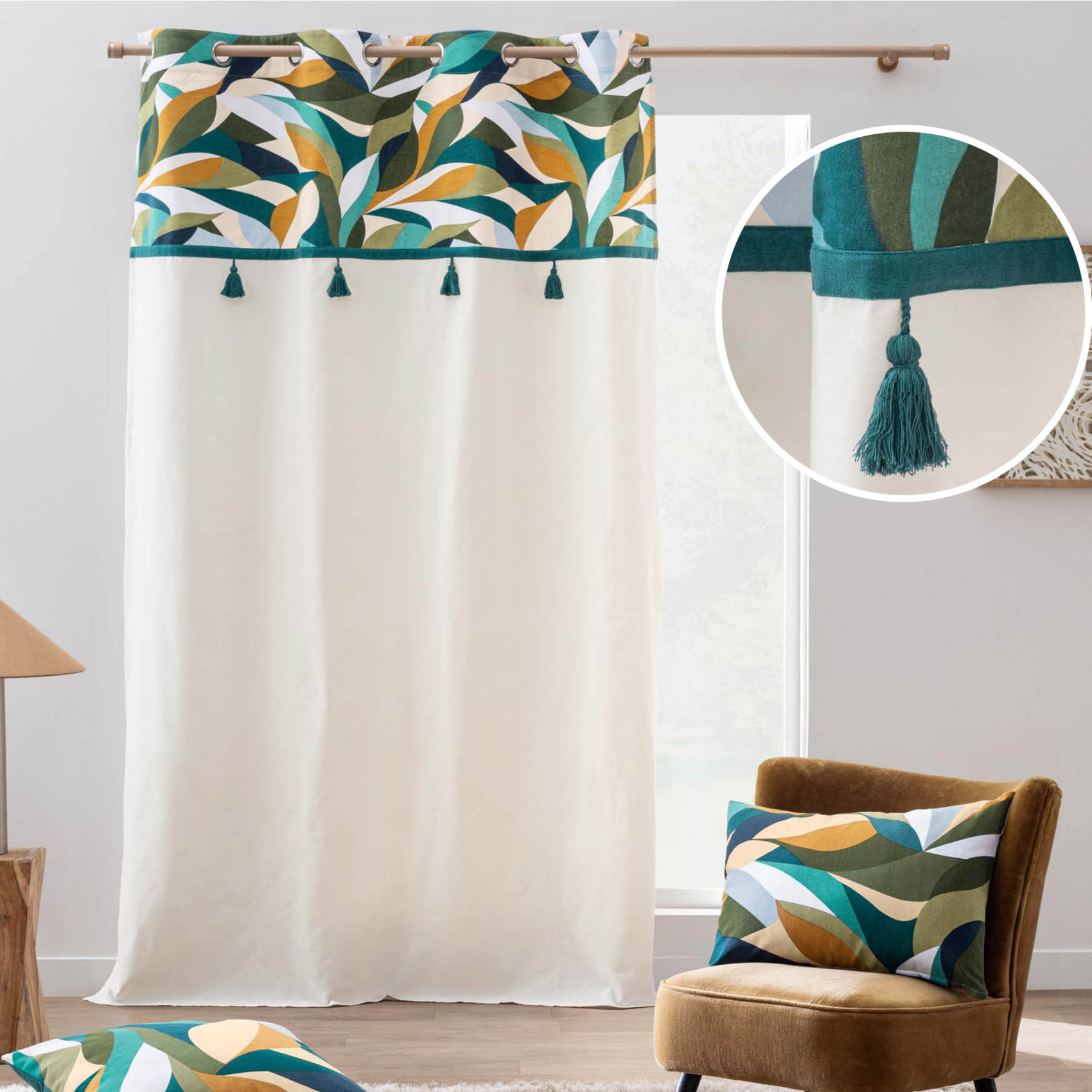 Rideau à œillets polycoton avec top feuillage graphique et pompons — vue 4