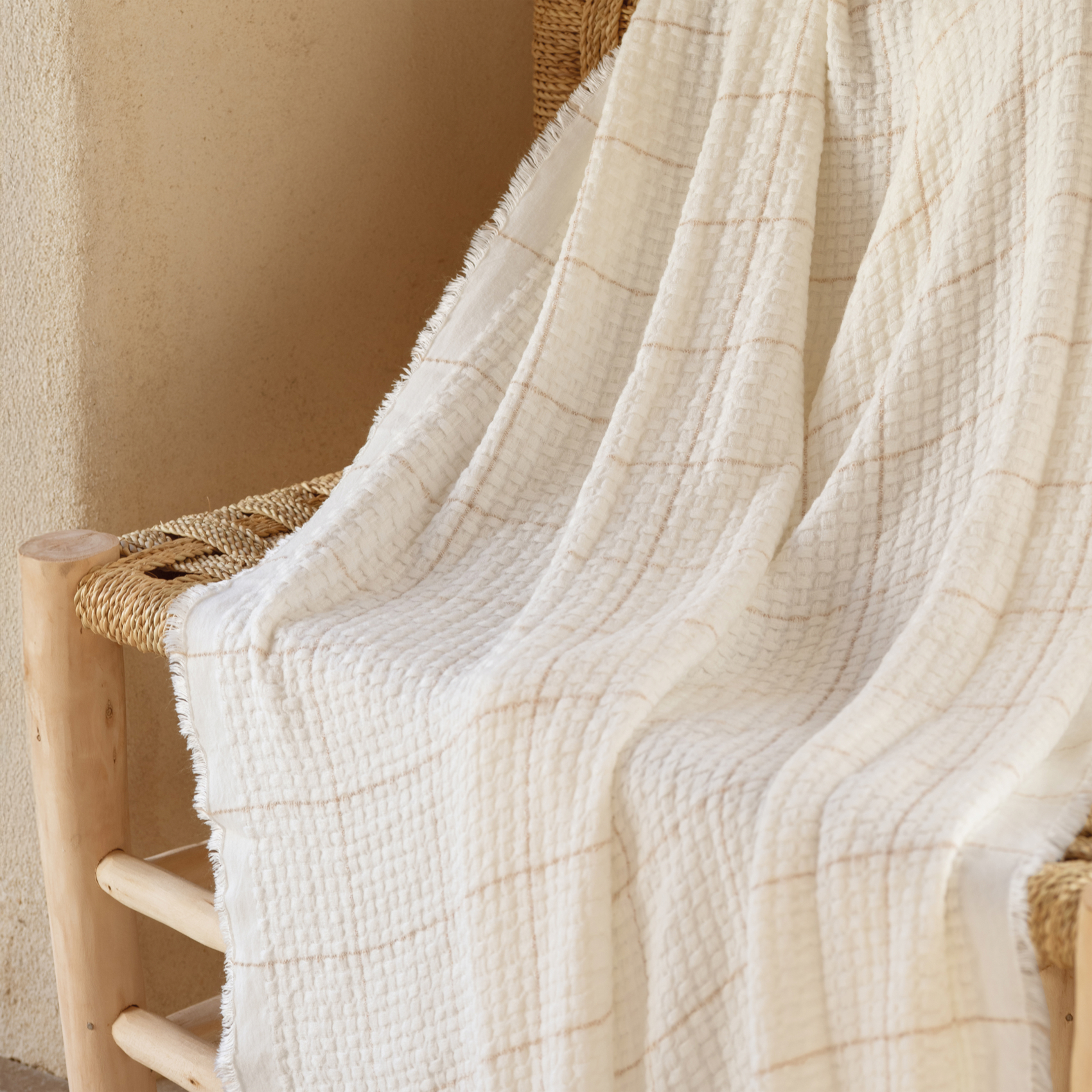 Plaid doux gaufré à carreaux — vue 3