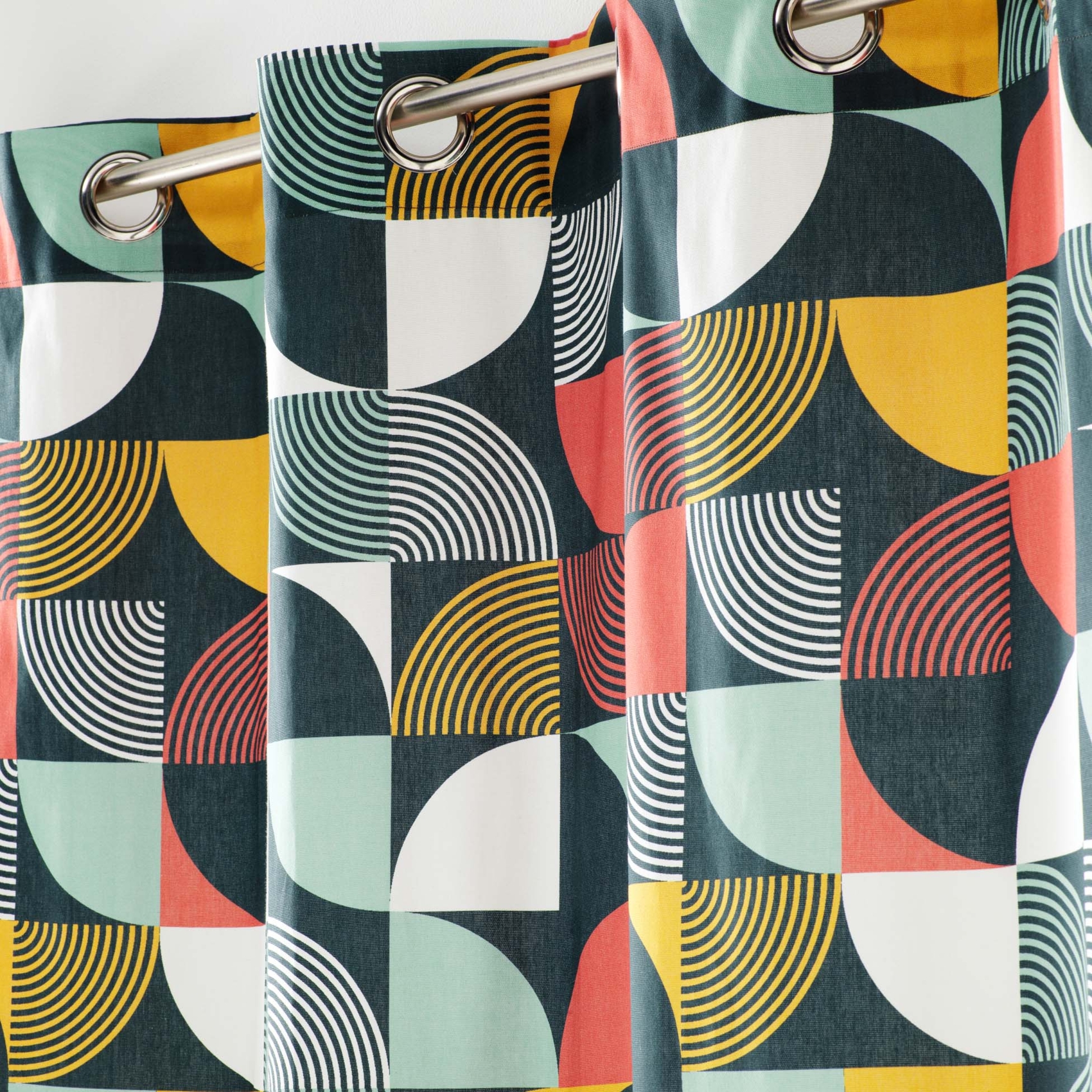 Rideau à tendance géométrique — vue 3