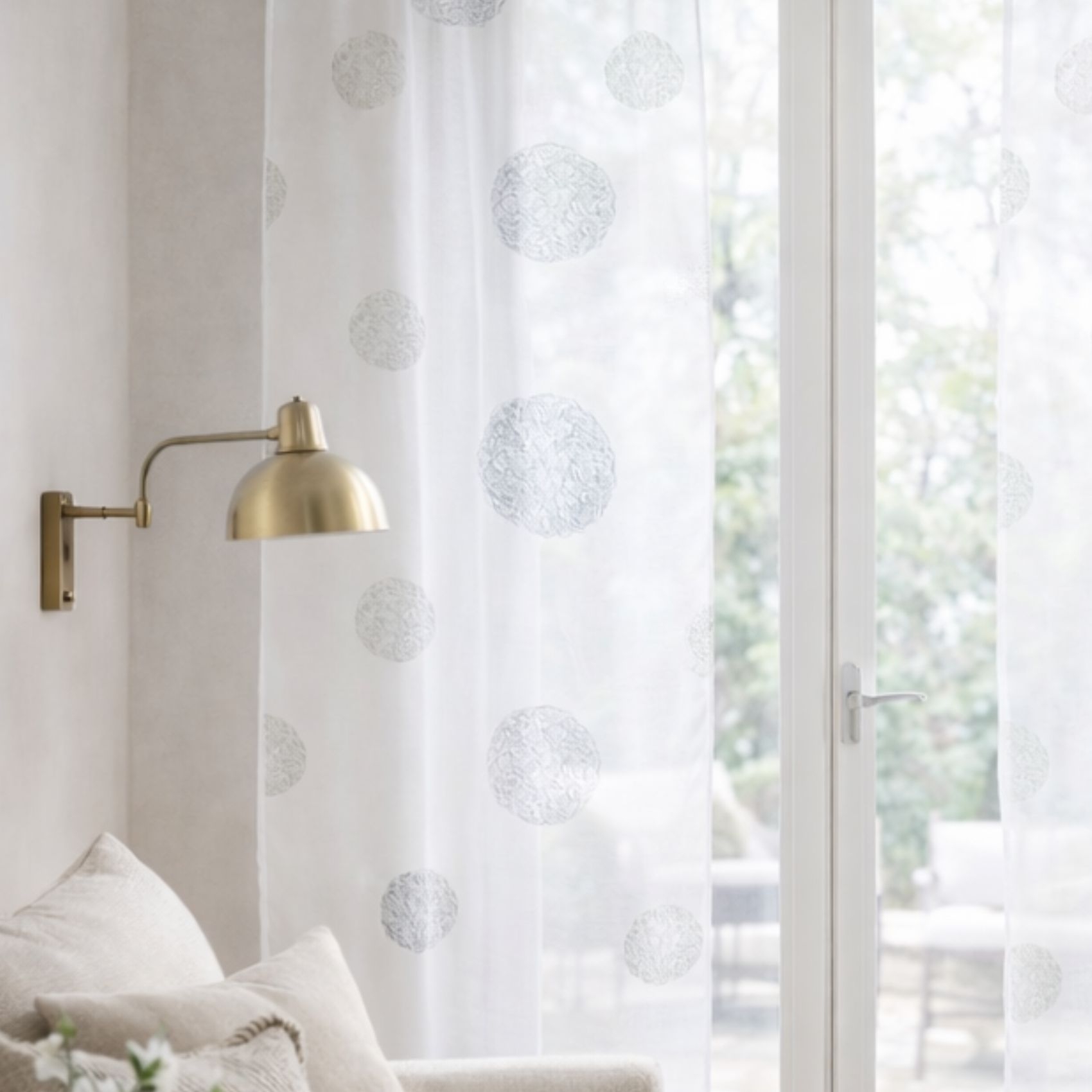 Voilage de fenêtre ronds brodés — vue 4