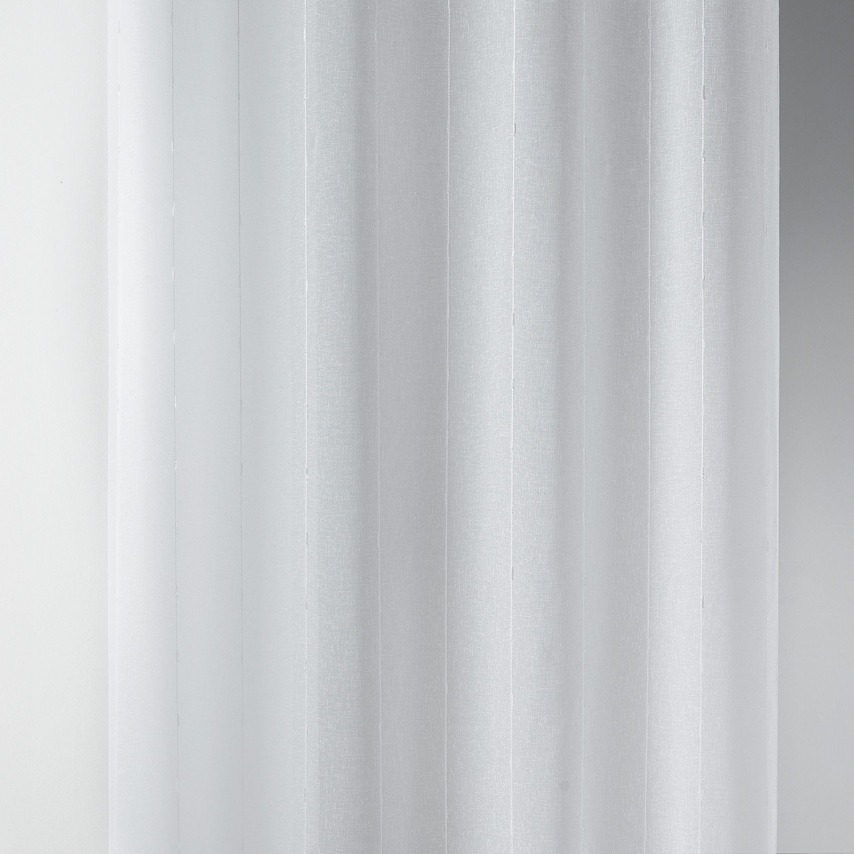 Voilage fines rayures brodées avec grande largeur — vue 5