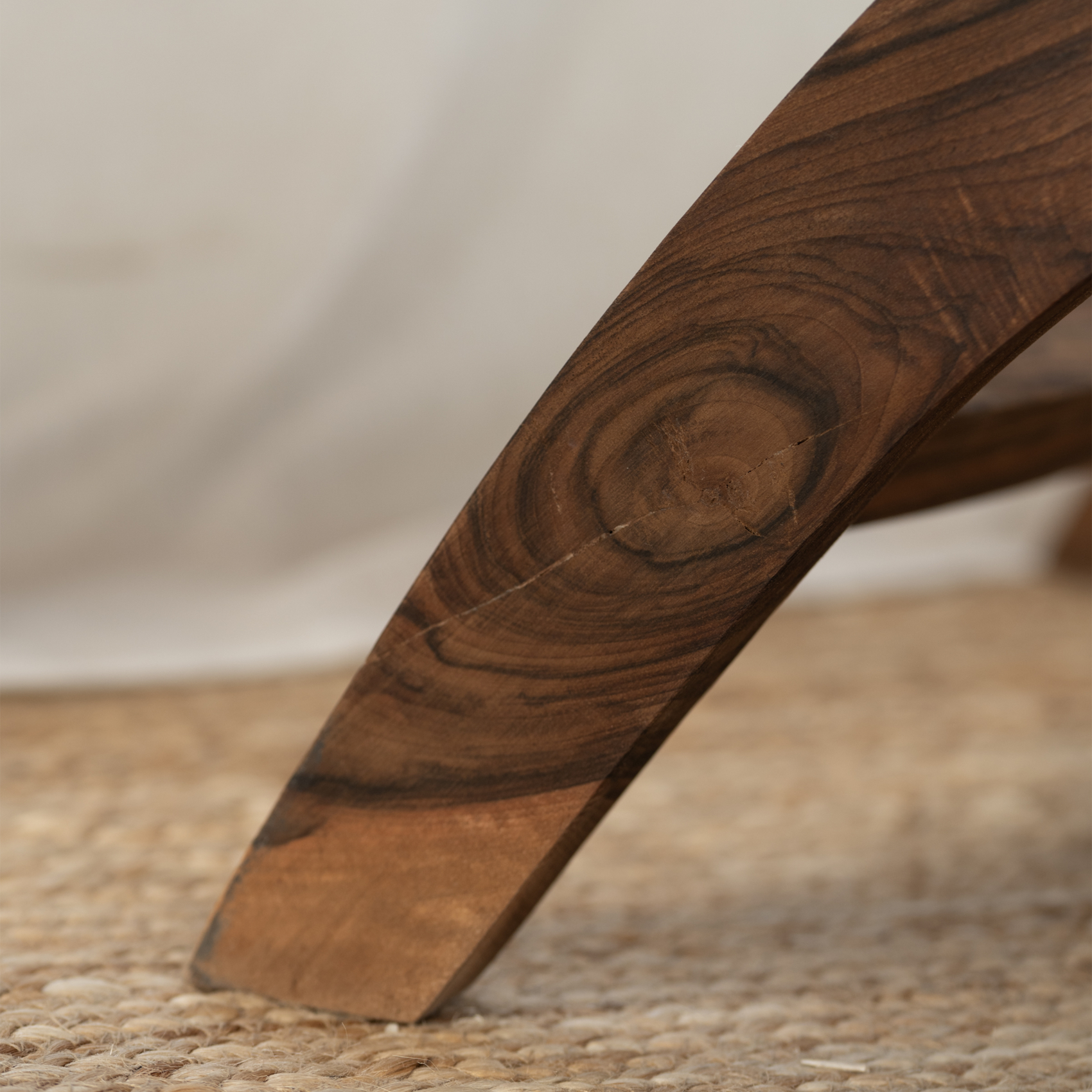 Fauteuil Lounge bois de noyer et cuir — vue 6