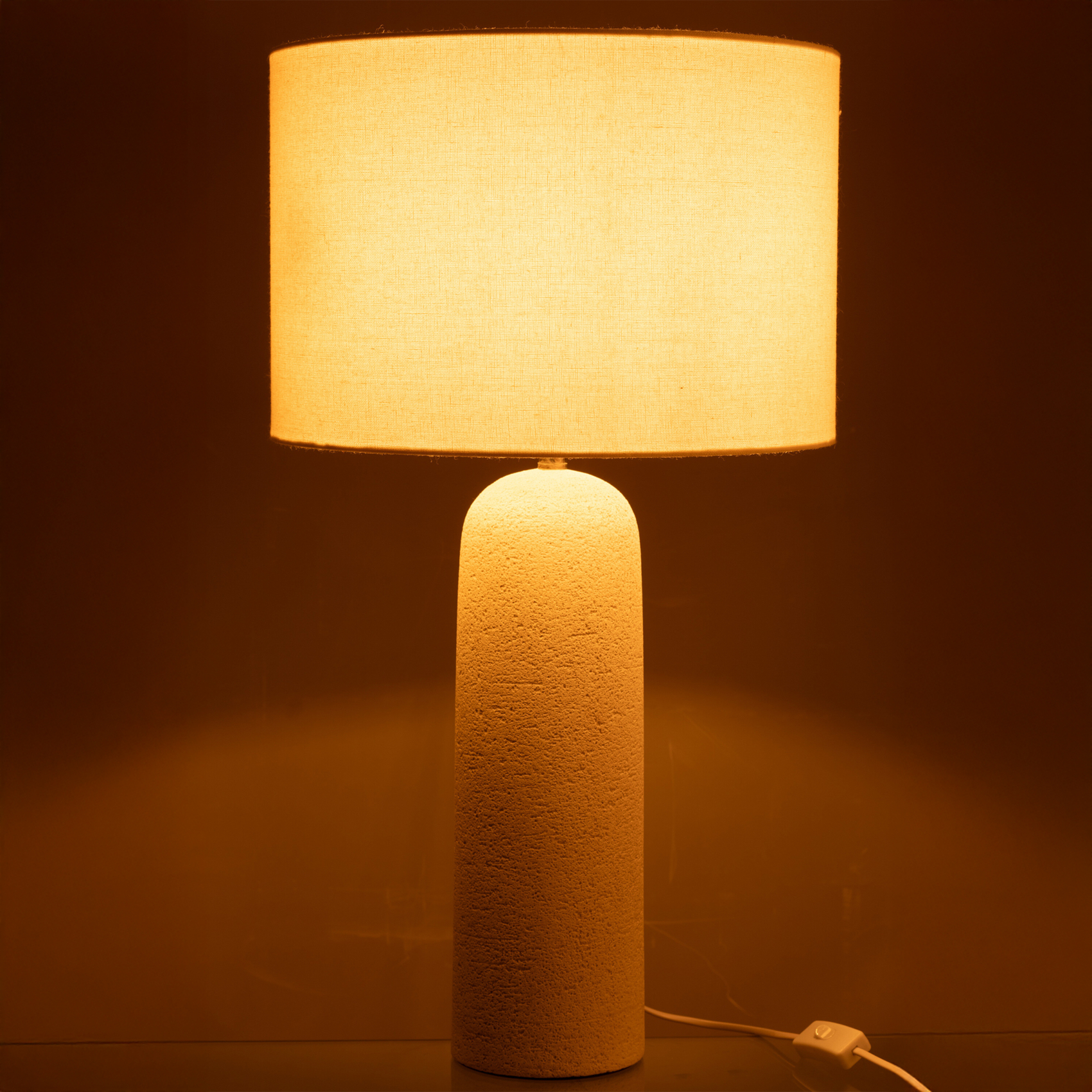 Lampe sur pied en terre cuite et lin — vue 4