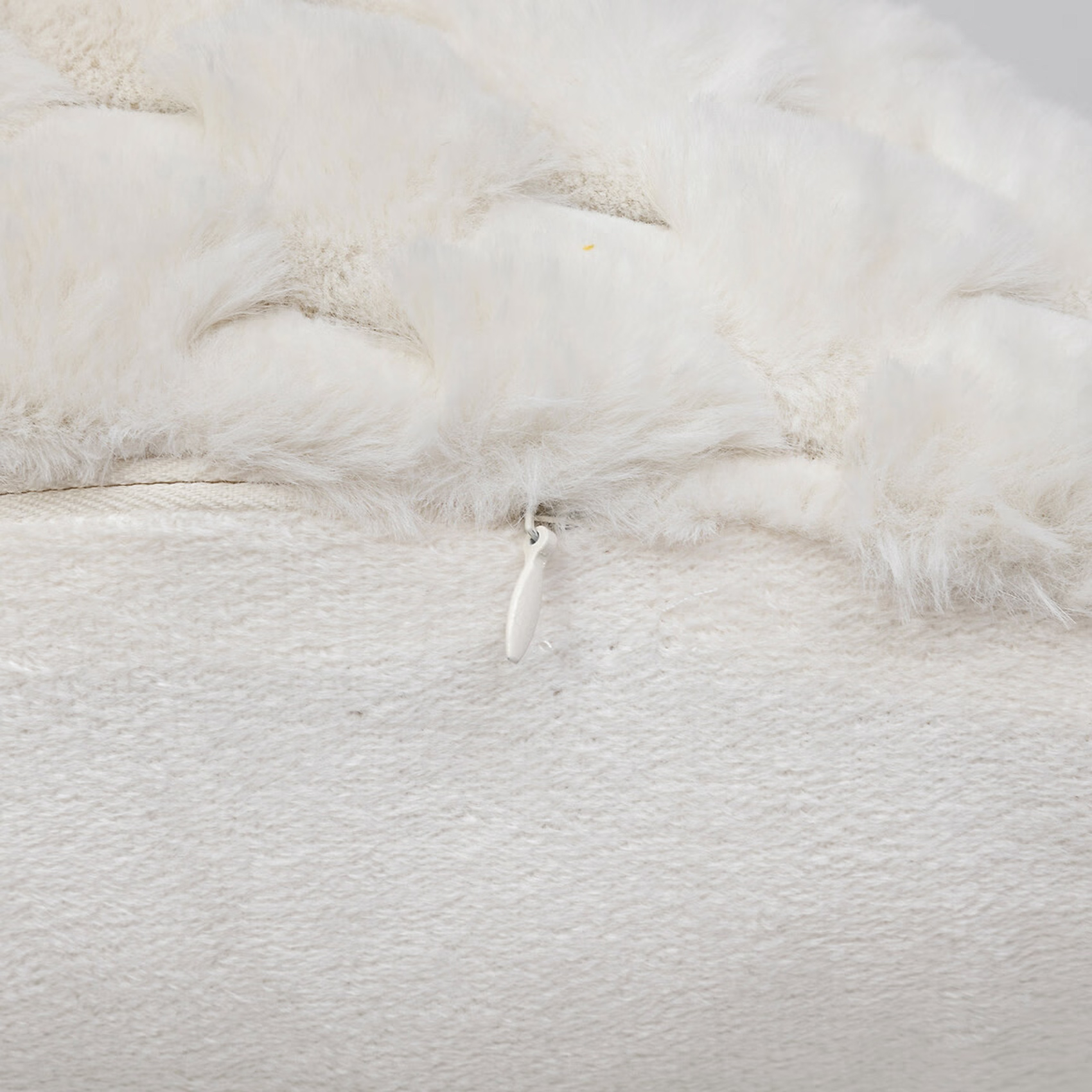 Coussin fausse fourrure Inuit effet tie and dye — vue 5