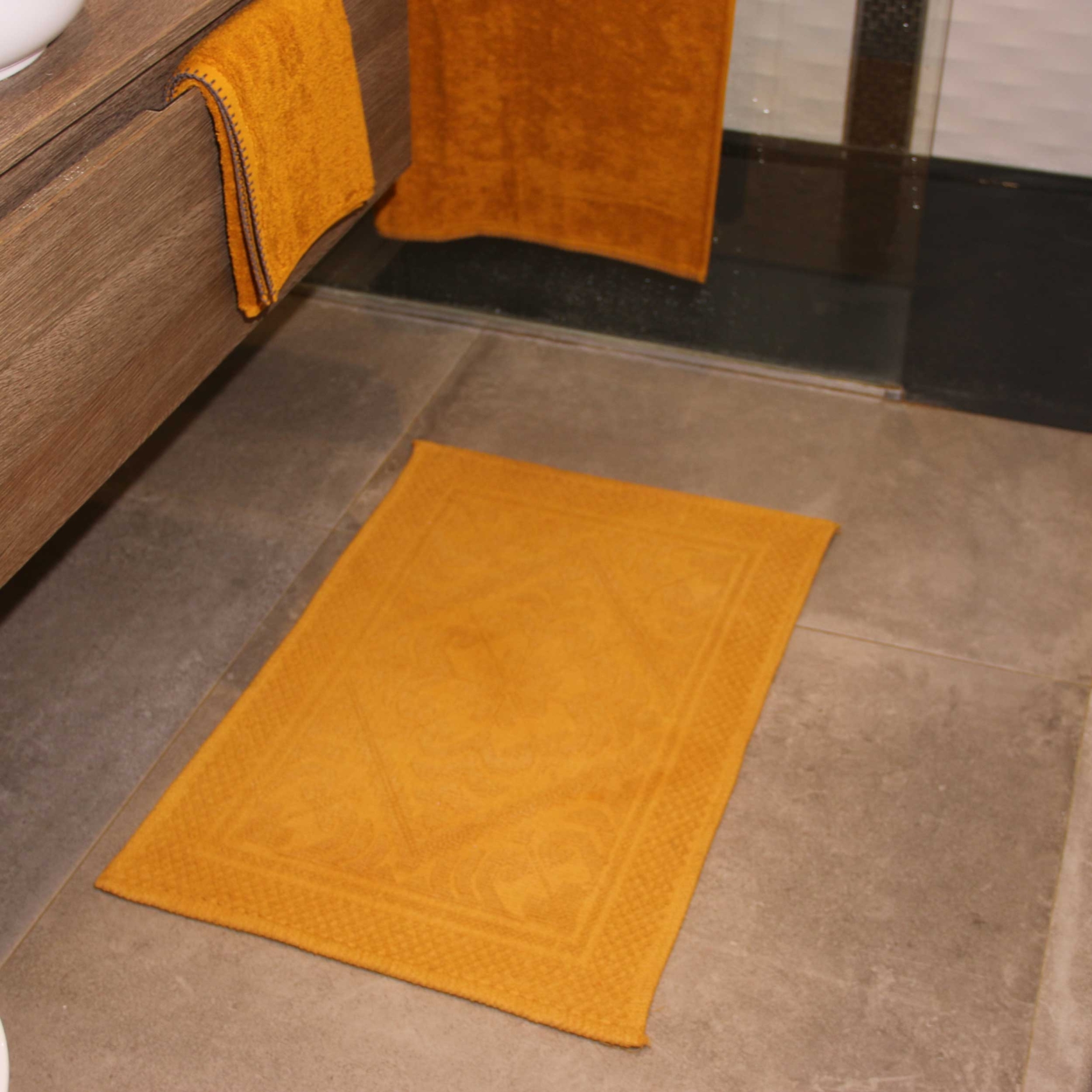 Tapis de bain à motif géométrique — vue 4
