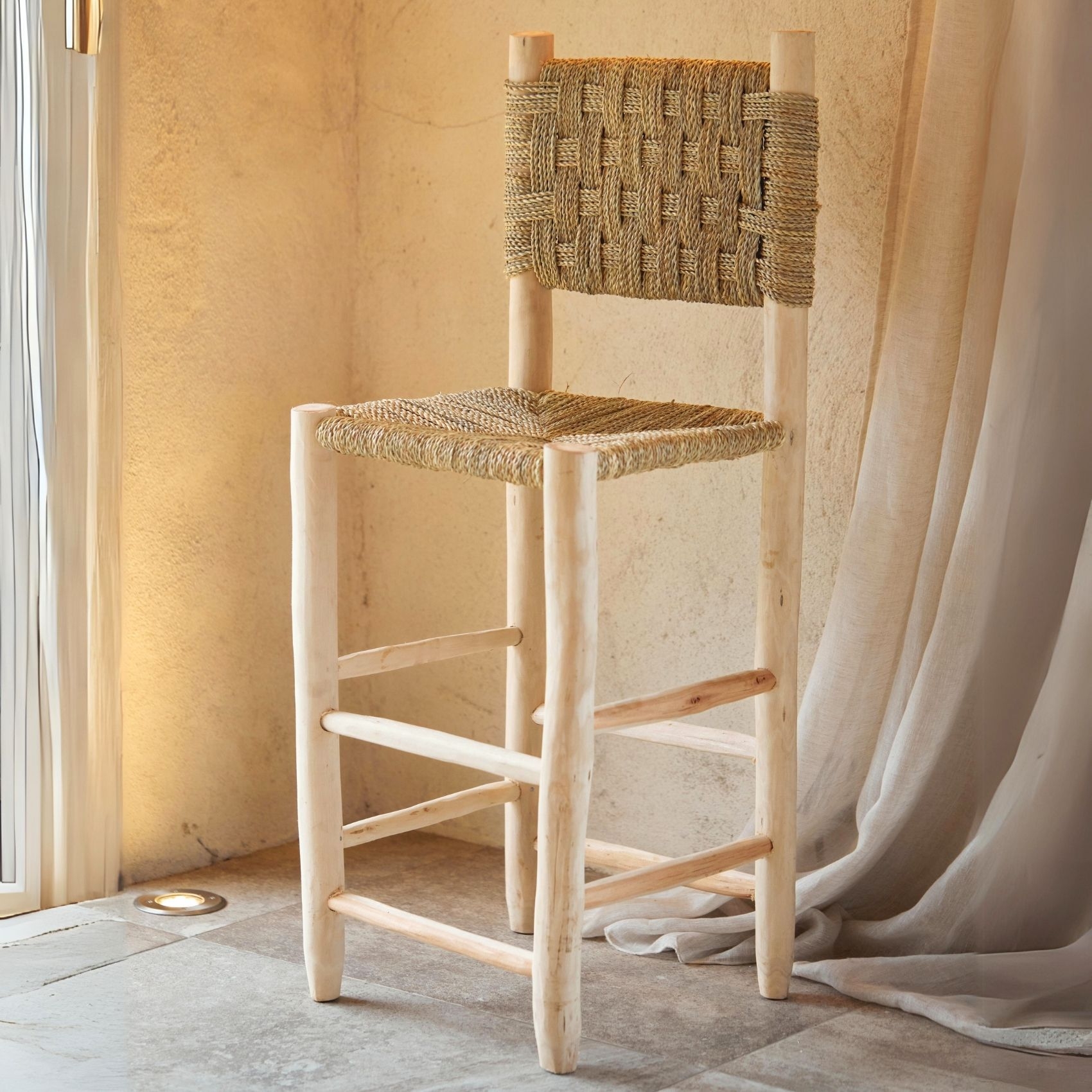 Tabouret de bar bois dossier damier — vue 4