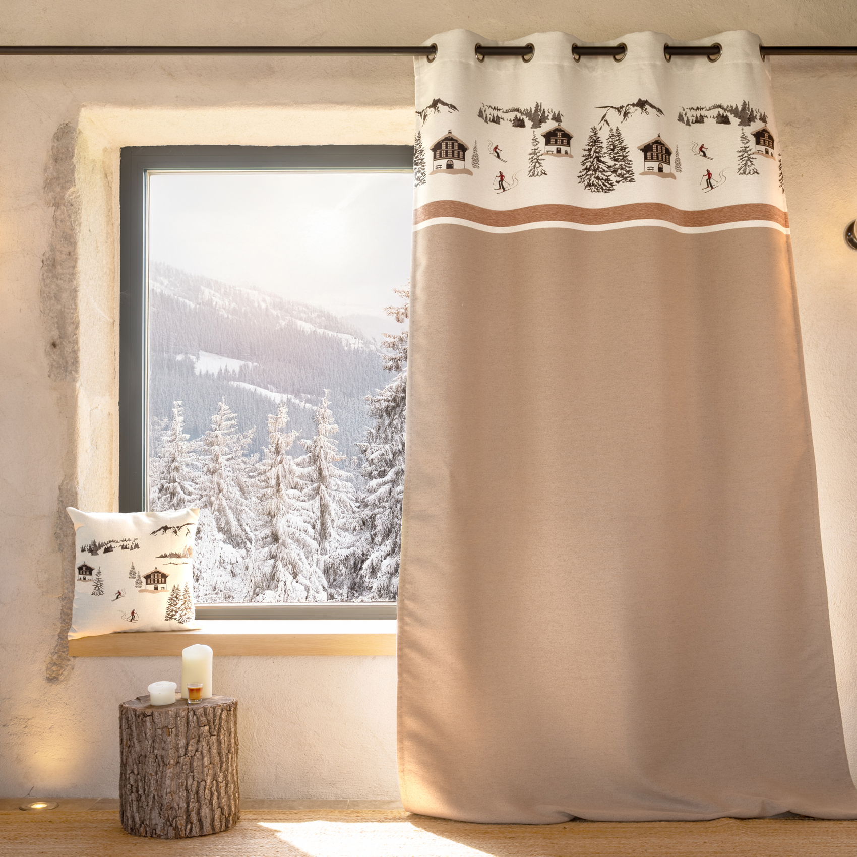 Rideau jacquard à œillets avec motif chalets et sapins