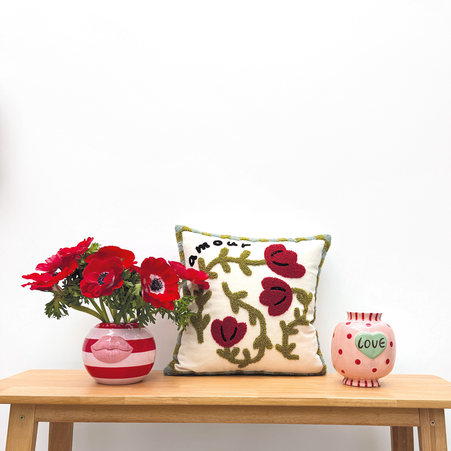 Coussin brodé motif coquelicot — vue 5