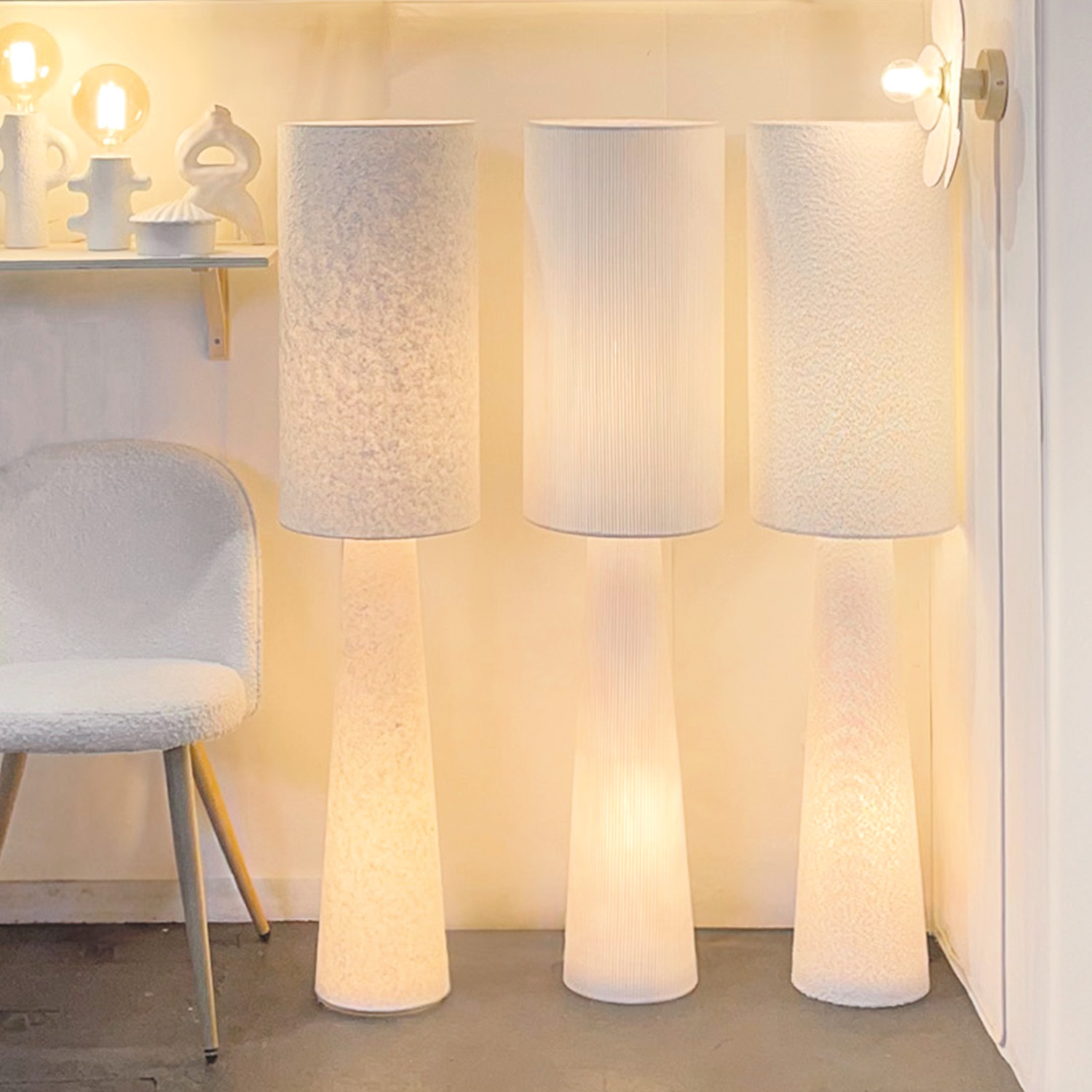 Grande lampe en papier maché — vue 3