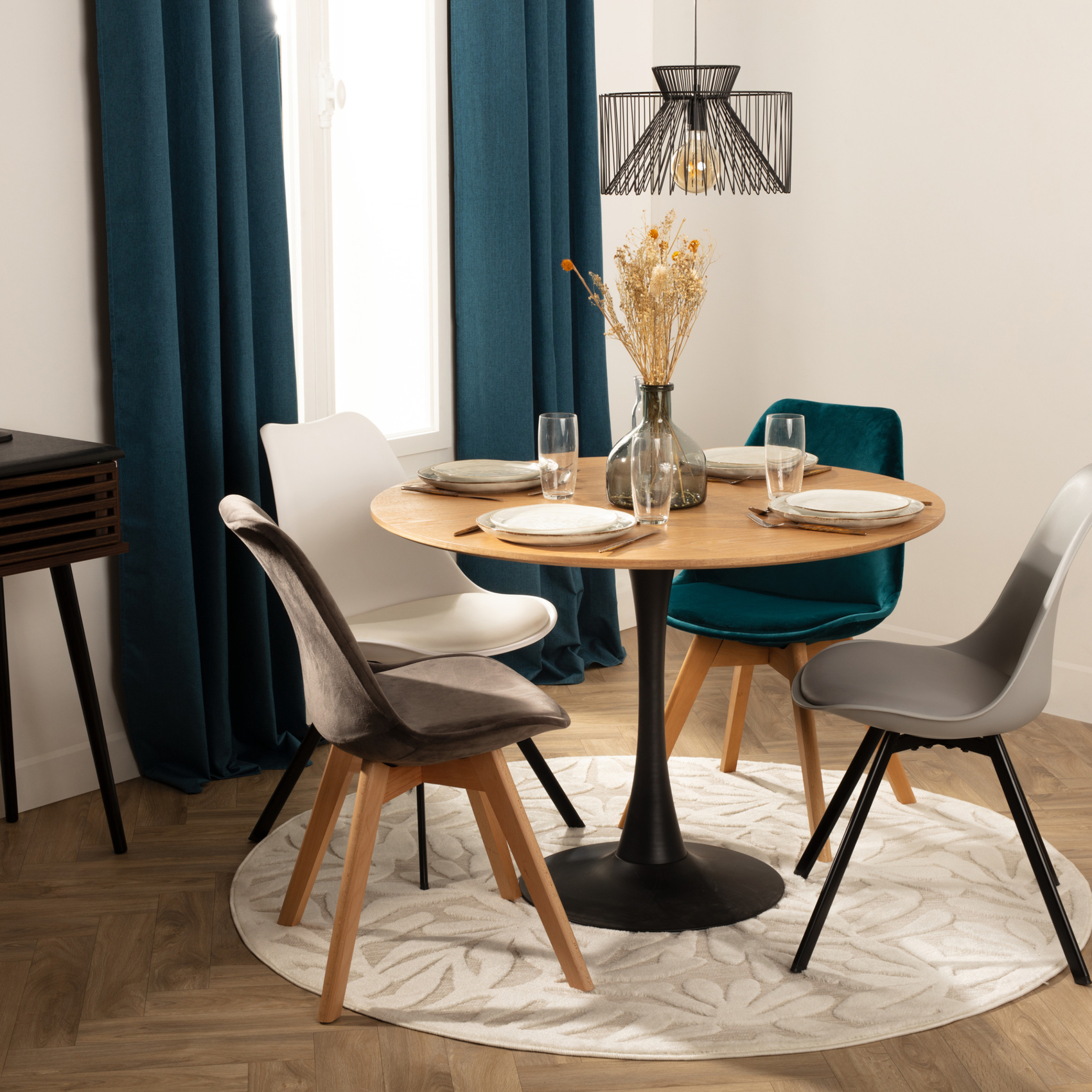 Table à manger ronde aspect bois — vue 6