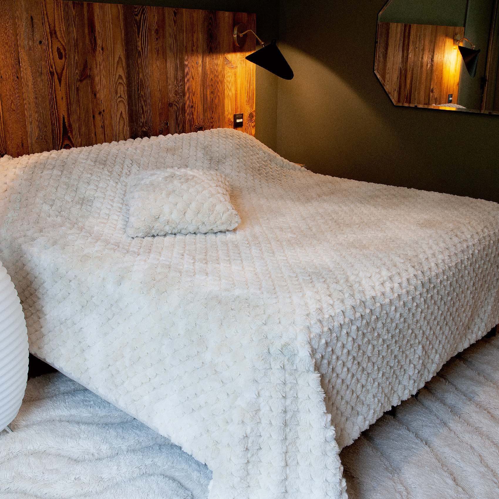 Plaid ou jeté de lit Imitation fourrure relief losange