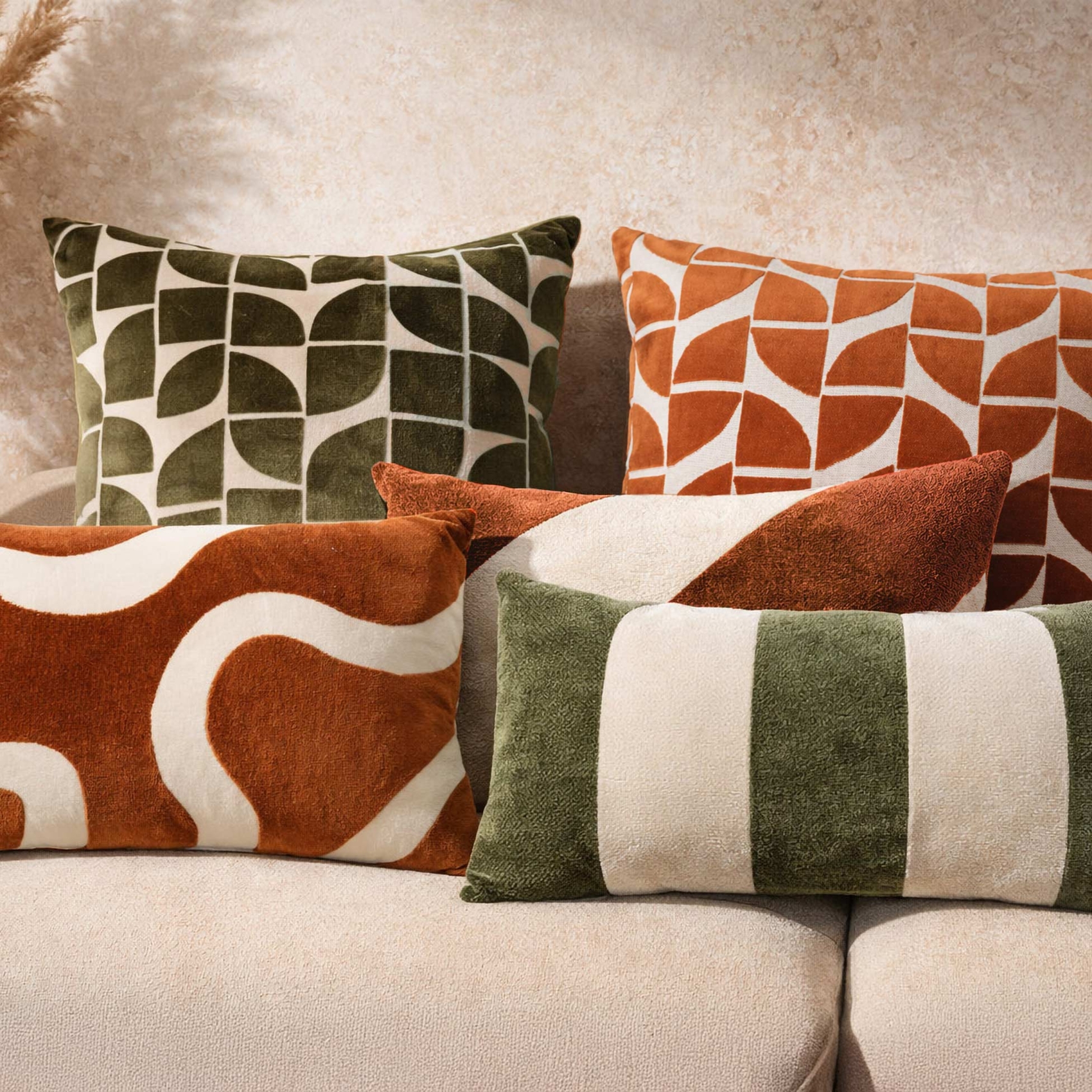 Coussin rectangulaire en velours à motif abstrait — vue 6