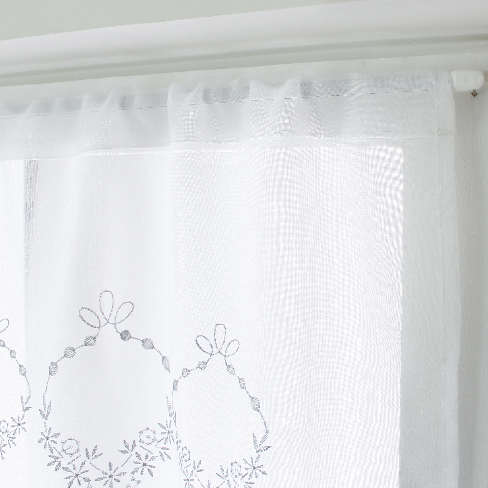 Paire de petits voilages ornée de broderies — vue 6