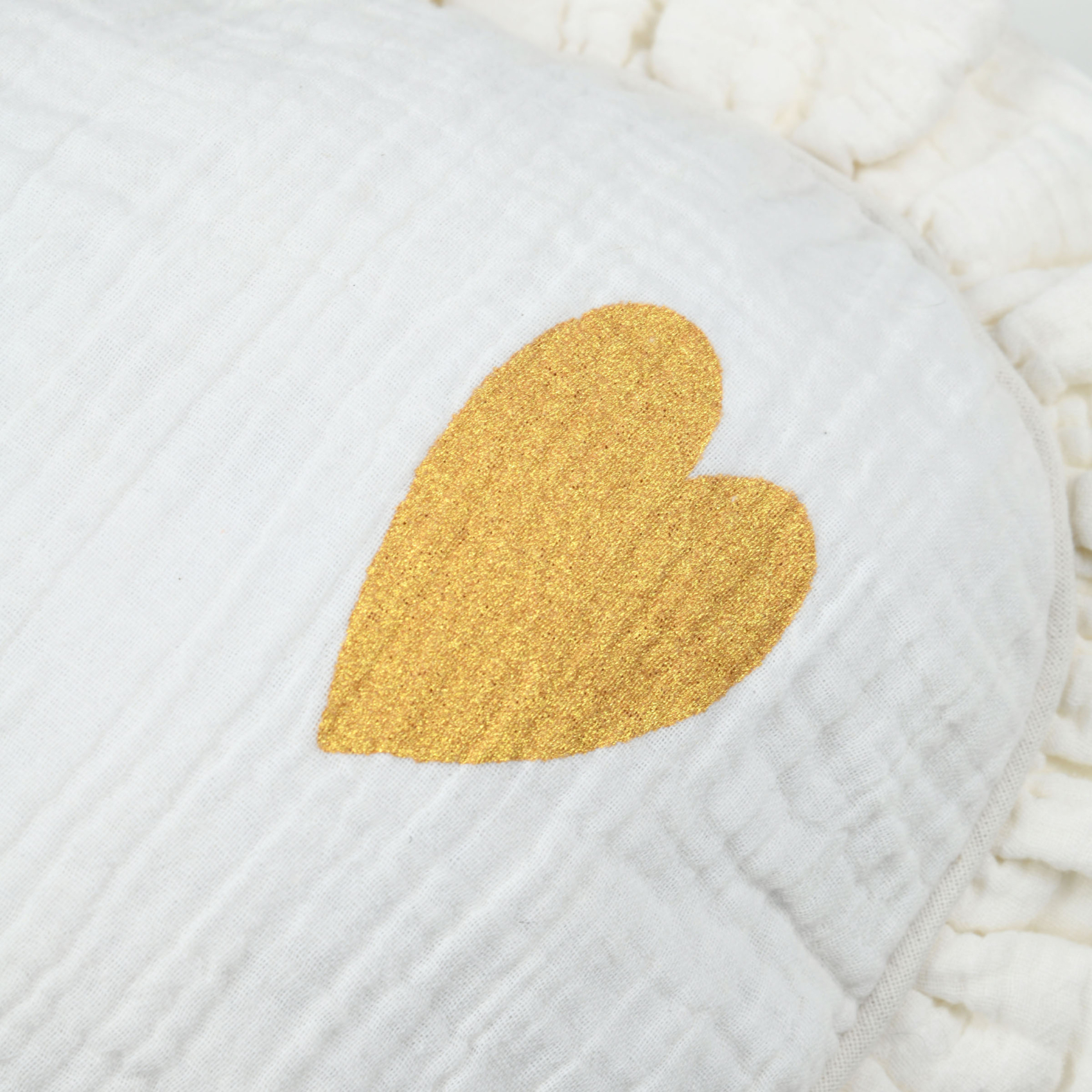 Coussin cœur en coton à volant froncé — vue 4