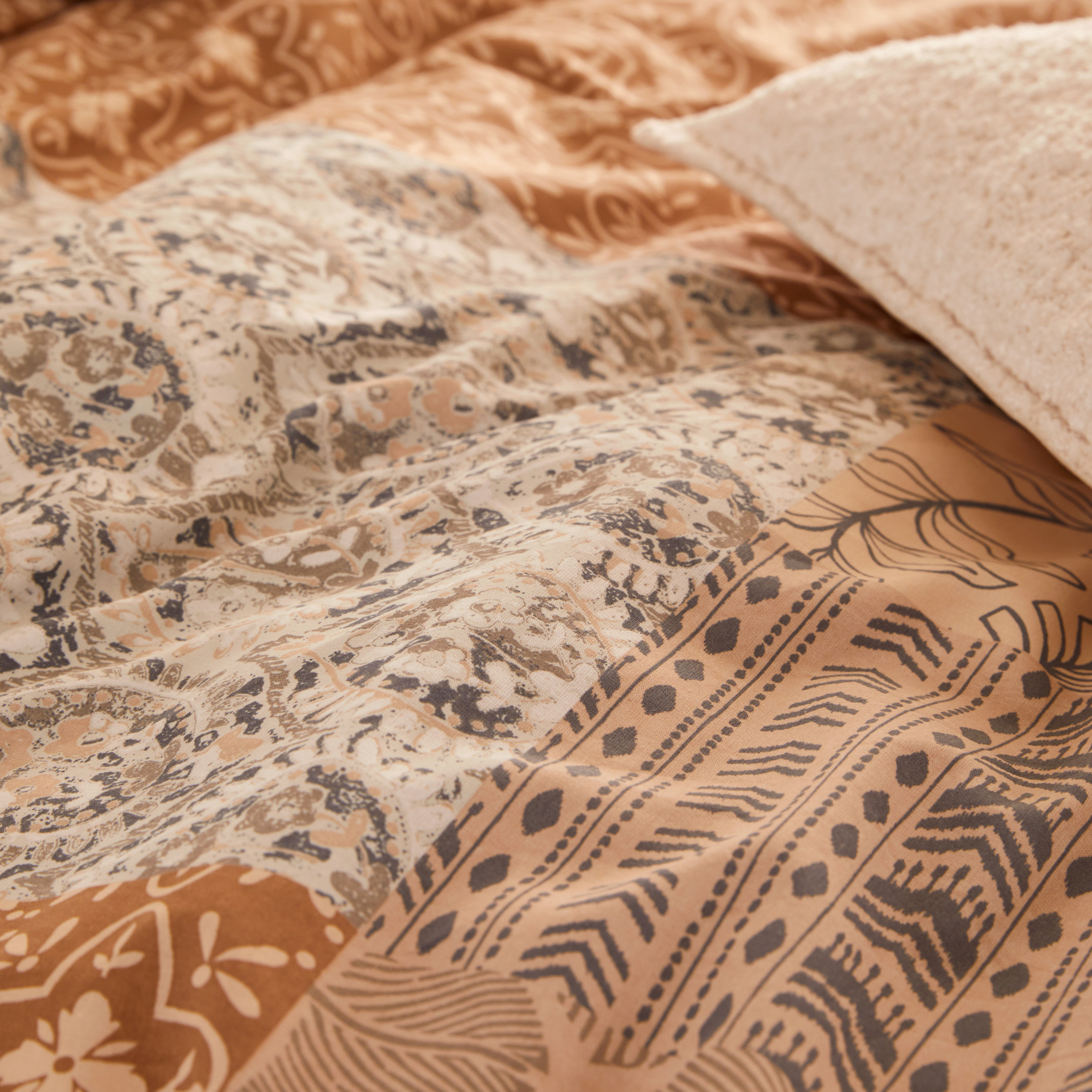 Parure de lit réversible en coton imprimé patchwork — vue 5