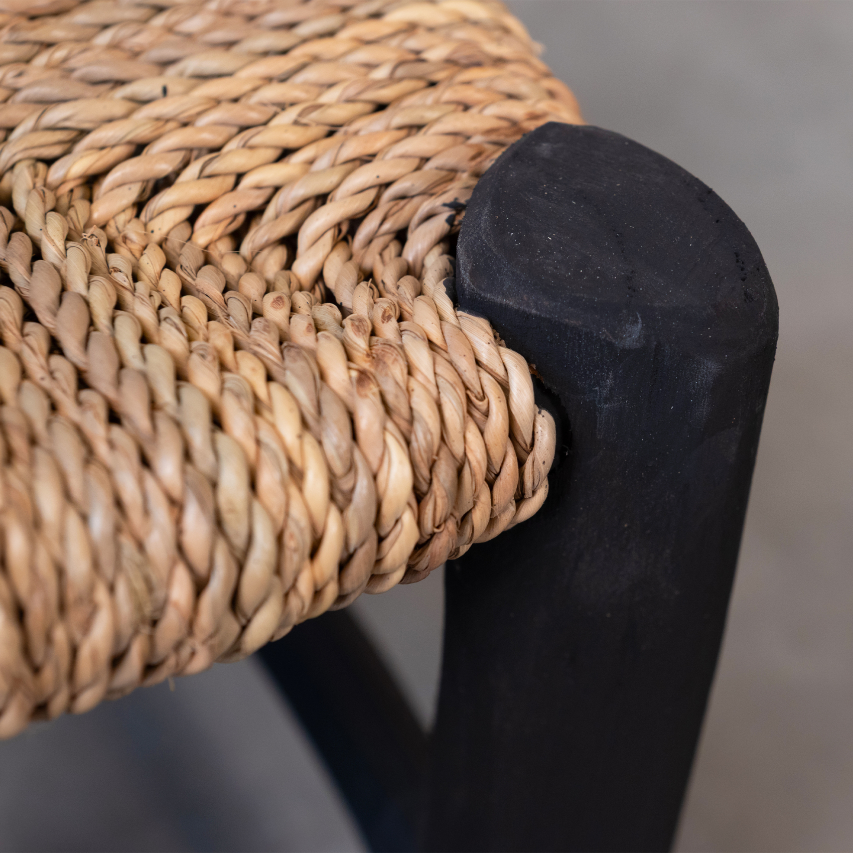 Tabouret marocain noir en bois — vue 6