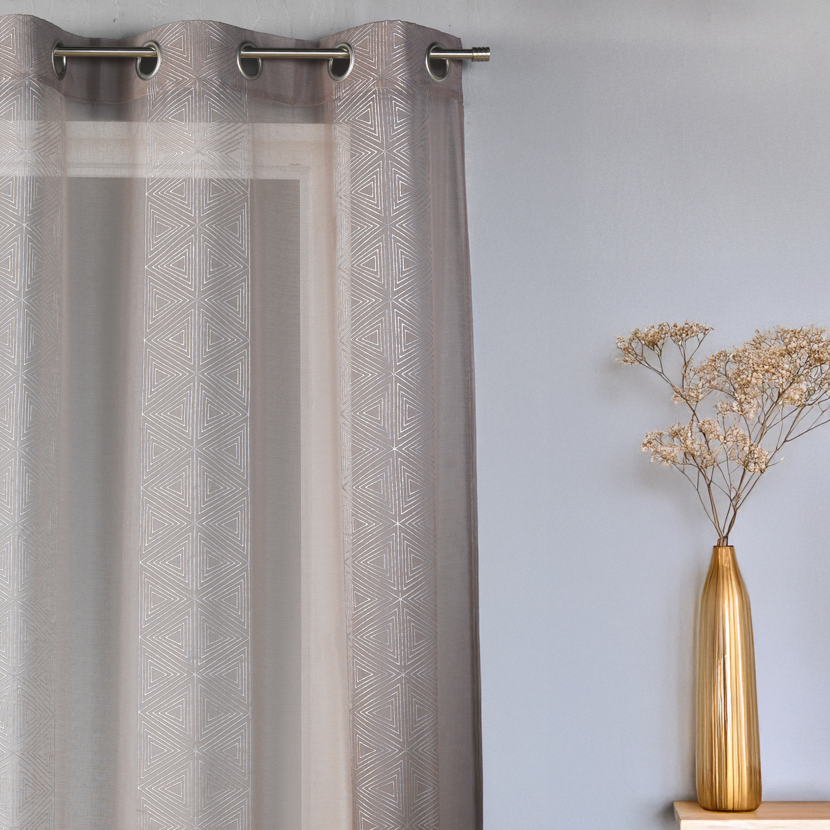 Voilage motifs graphiques trinagles