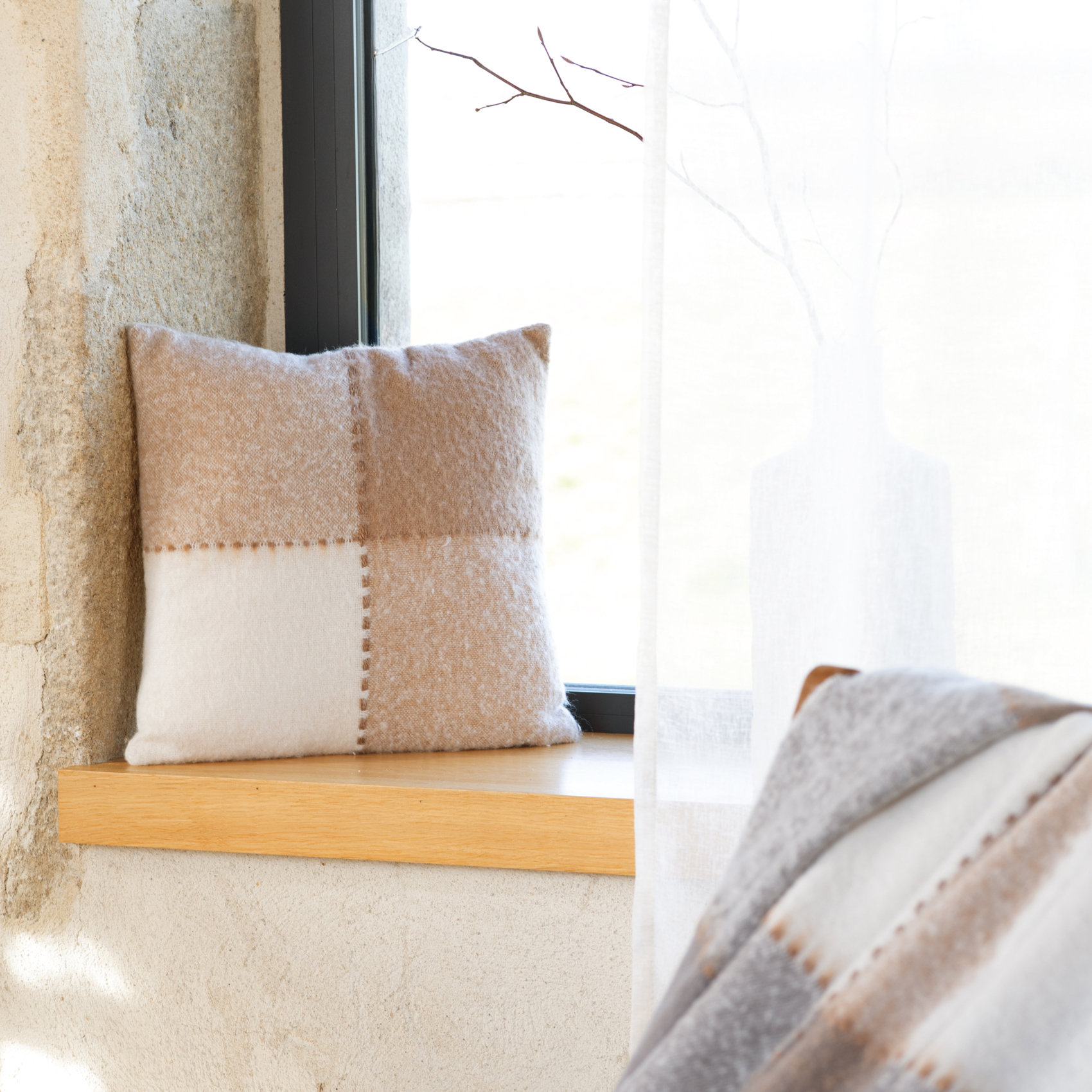 Housse de coussin à carreaux aspect mohair