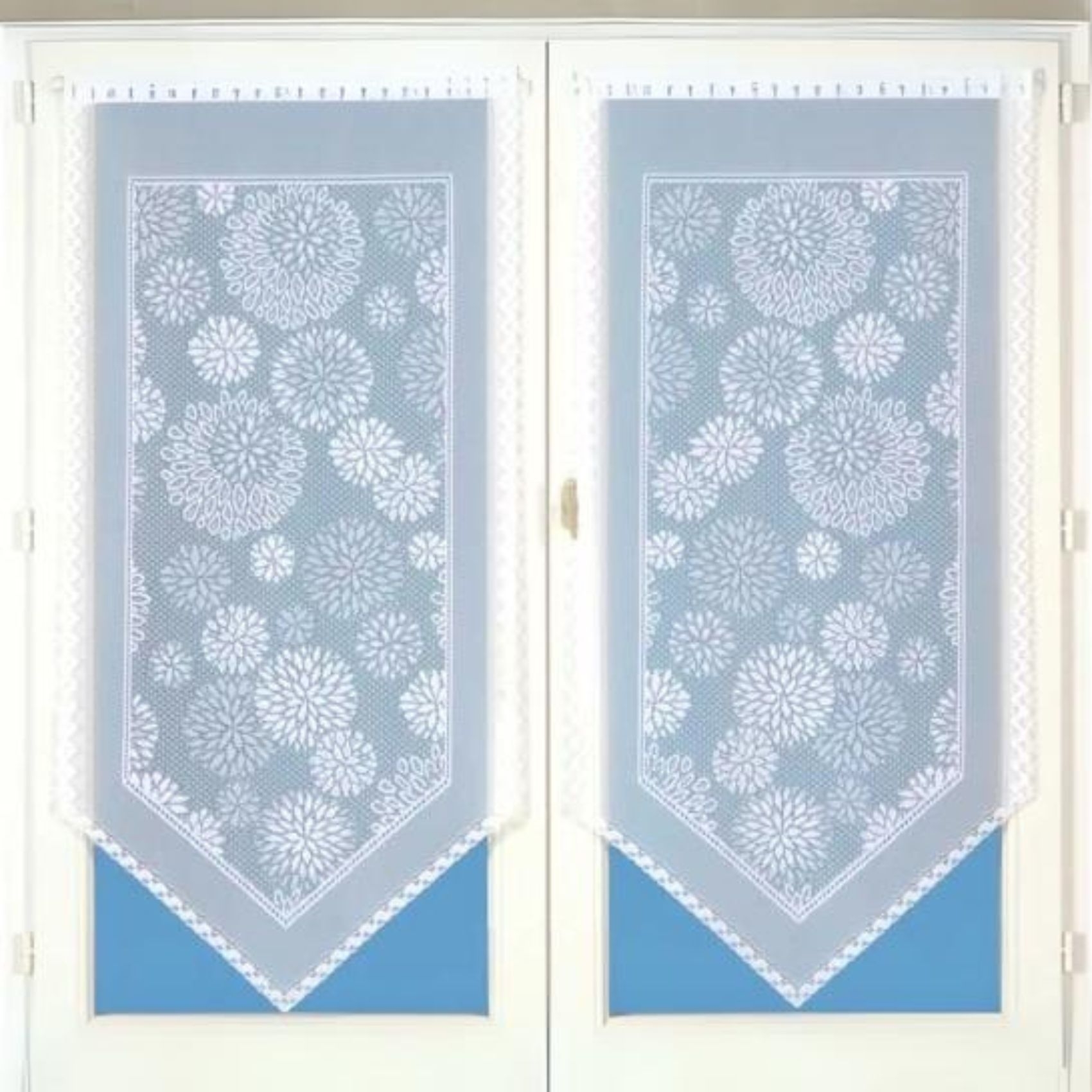 Paire de petits voilages en pointe et à dentelle