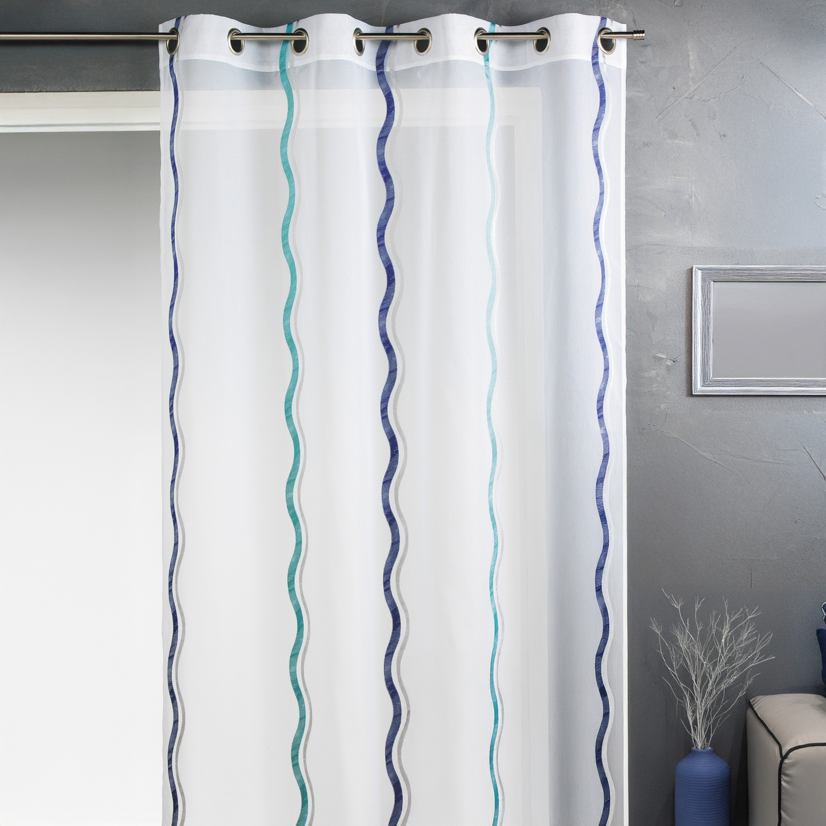 Voilage en jacquard à rayures verticales ondulées — vue 3