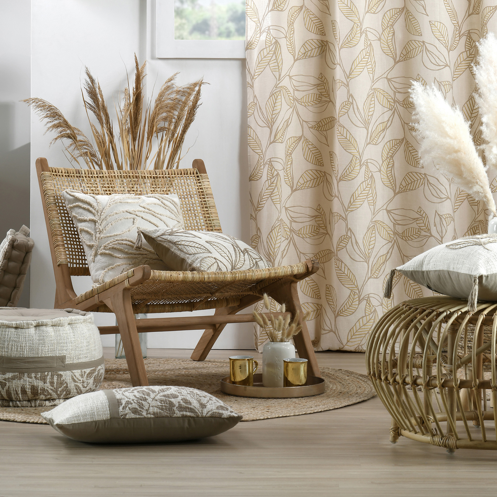 Coussin carré effet matière brodé de feuilles — vue 3