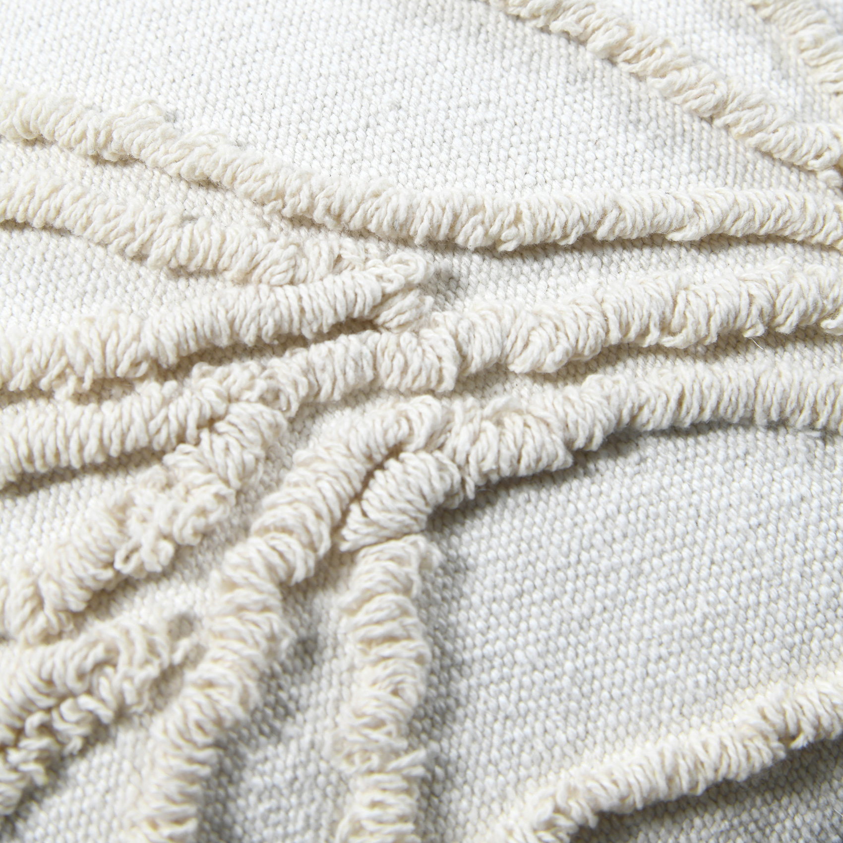 Coussin carré effet matière brodé de feuilles — vue 6