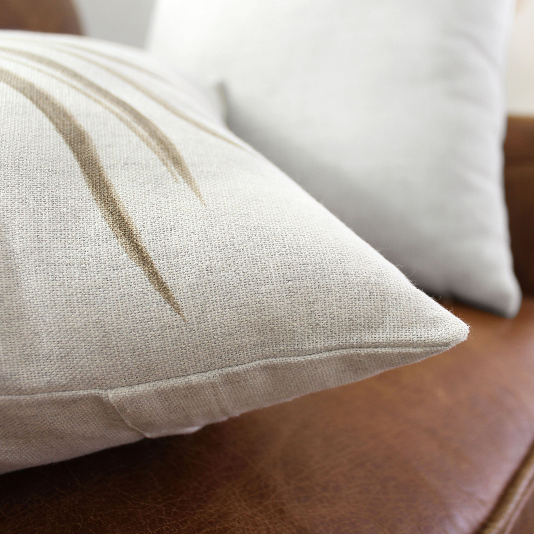 Coussin carré motif nature — vue 3