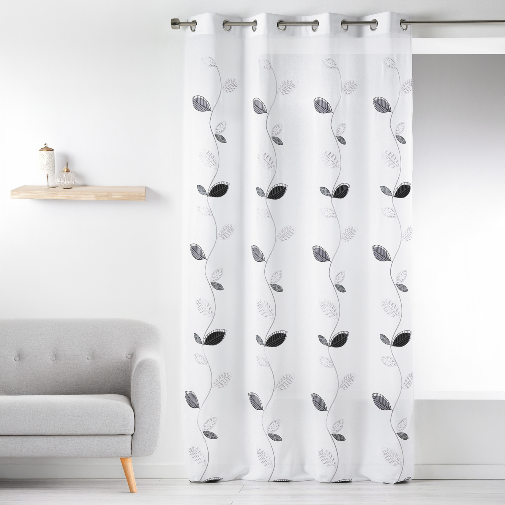 Voilage en Etamine Brodée Feuille Design