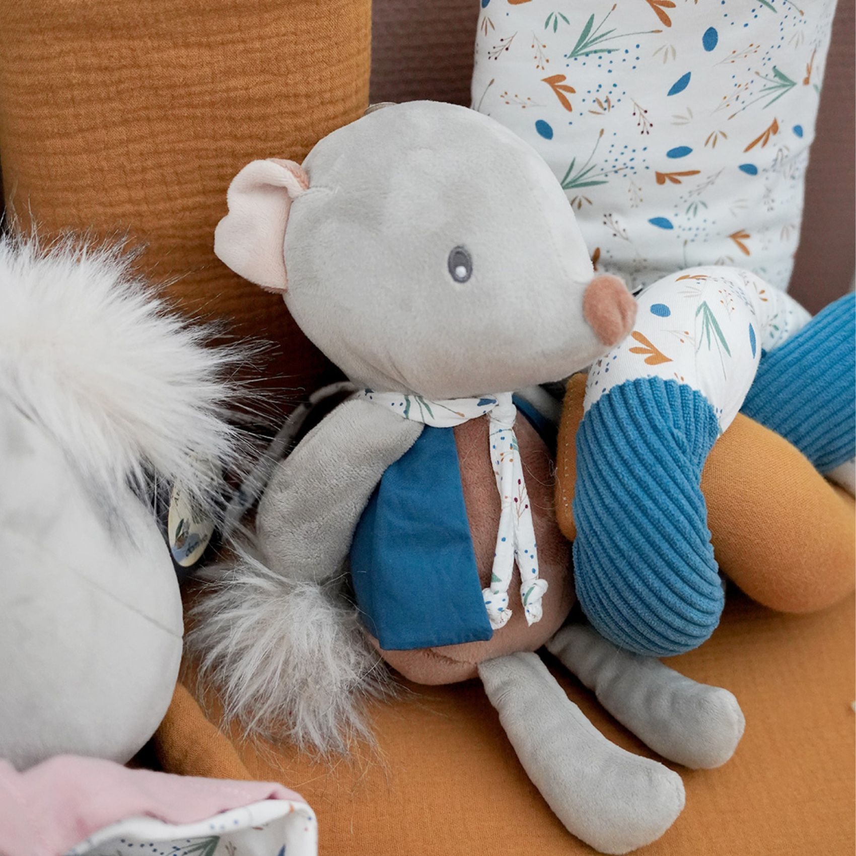Peluche musique bébé Alix  la souris — vue 4