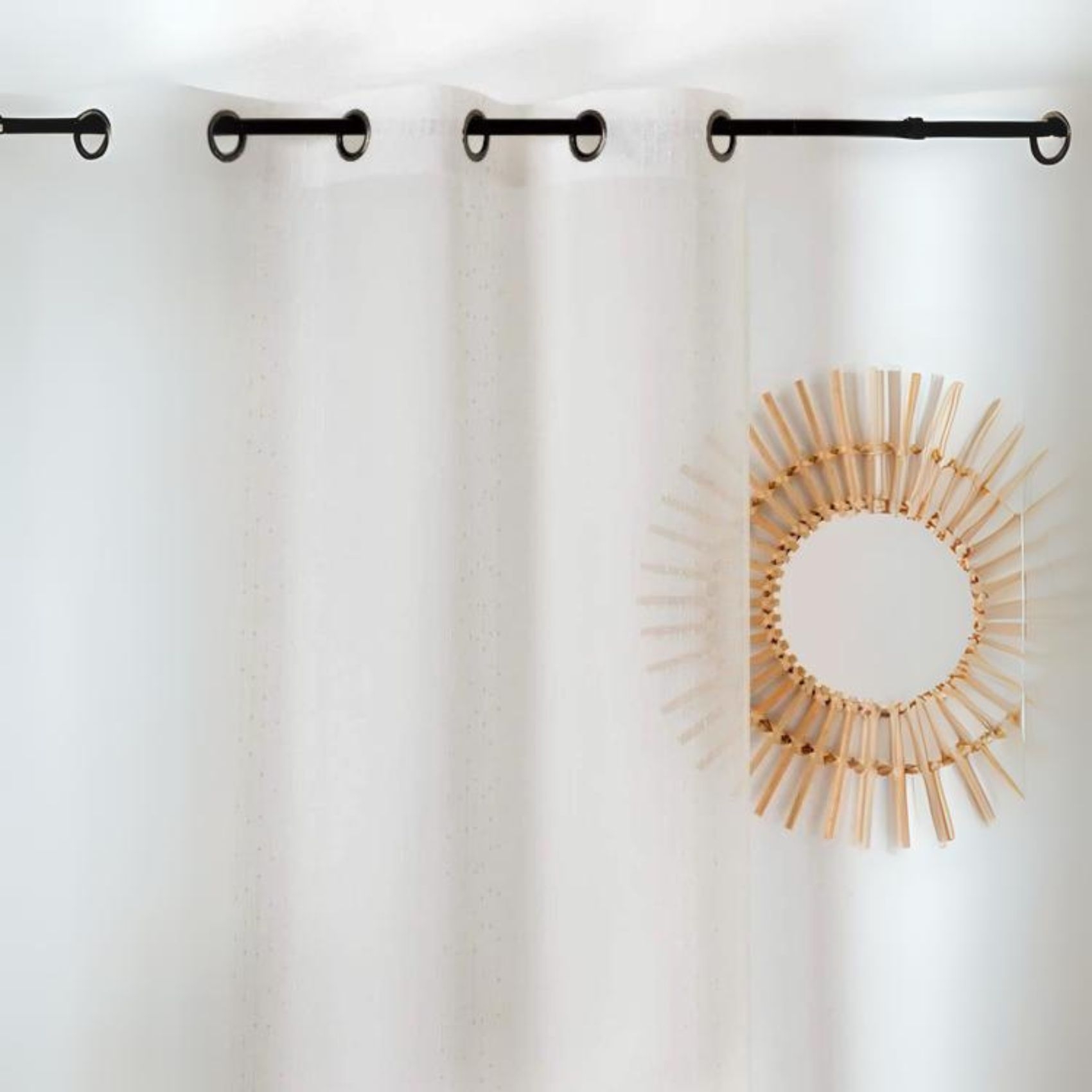 Voilage délicat à fines rayures et pompons — vue 5