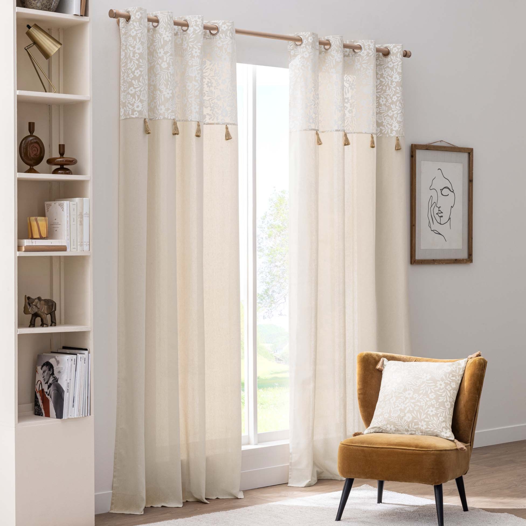 Rideau à œillets polycoton avec top floral et pompons — vue 6